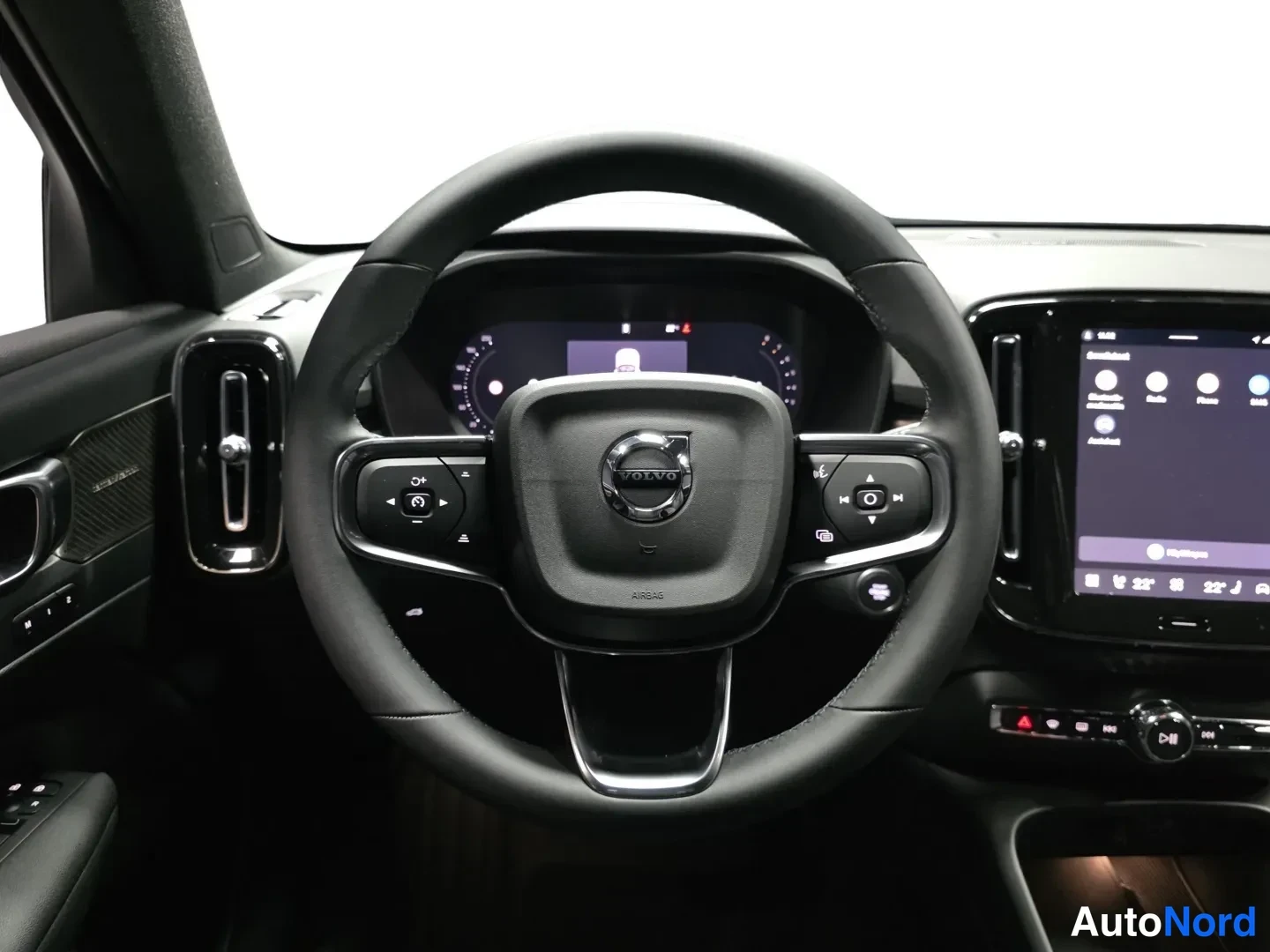 Musta Volvo XC40 2027, etuviisto, kuva 6