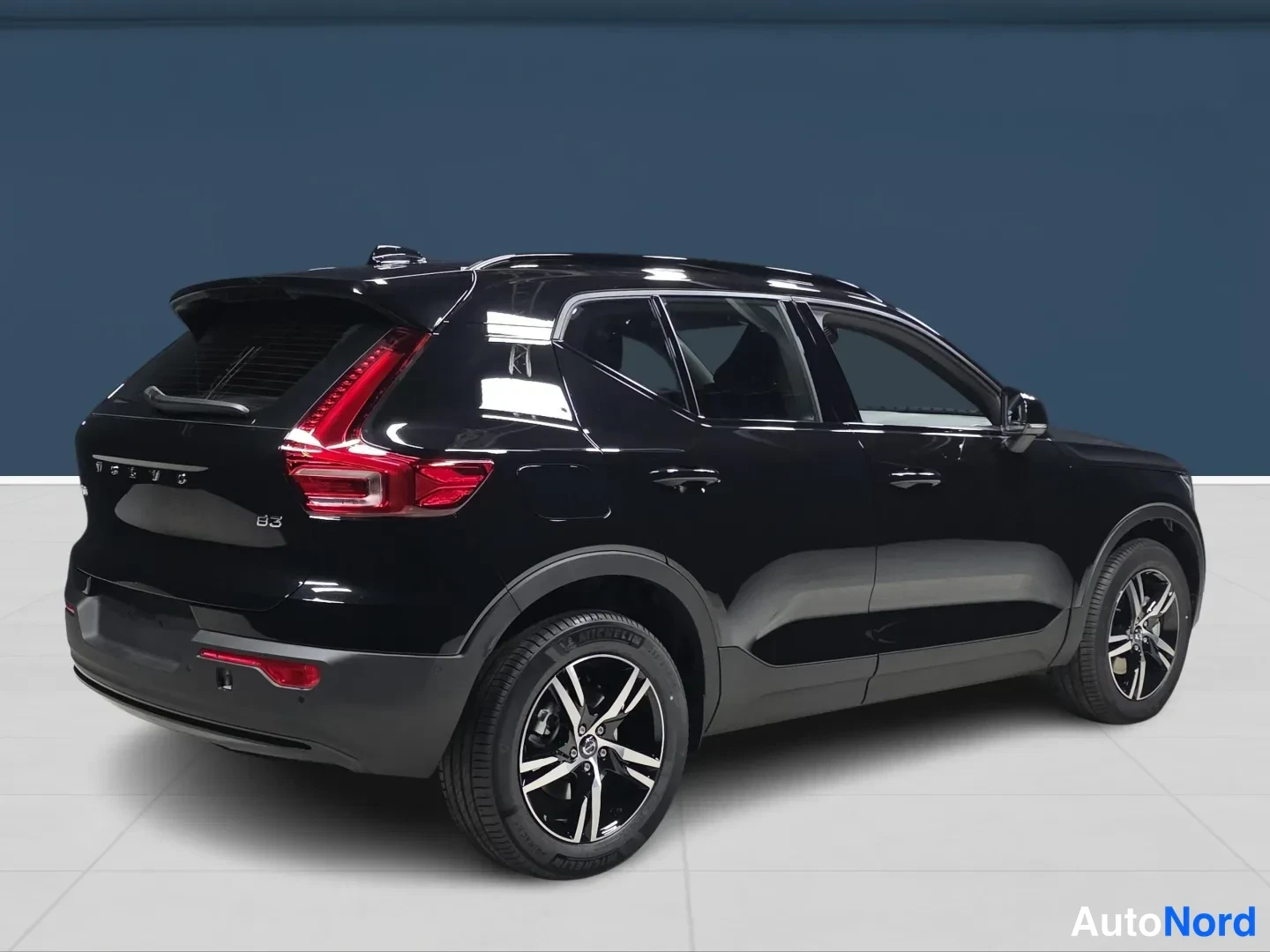 Musta Volvo XC40 2027, takaviisto, kuva 9
