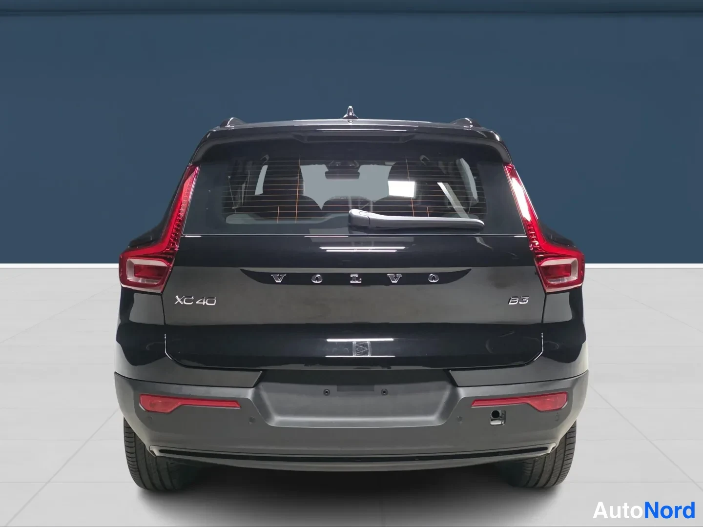 Musta Volvo XC40 2027, takaa, kuva 11