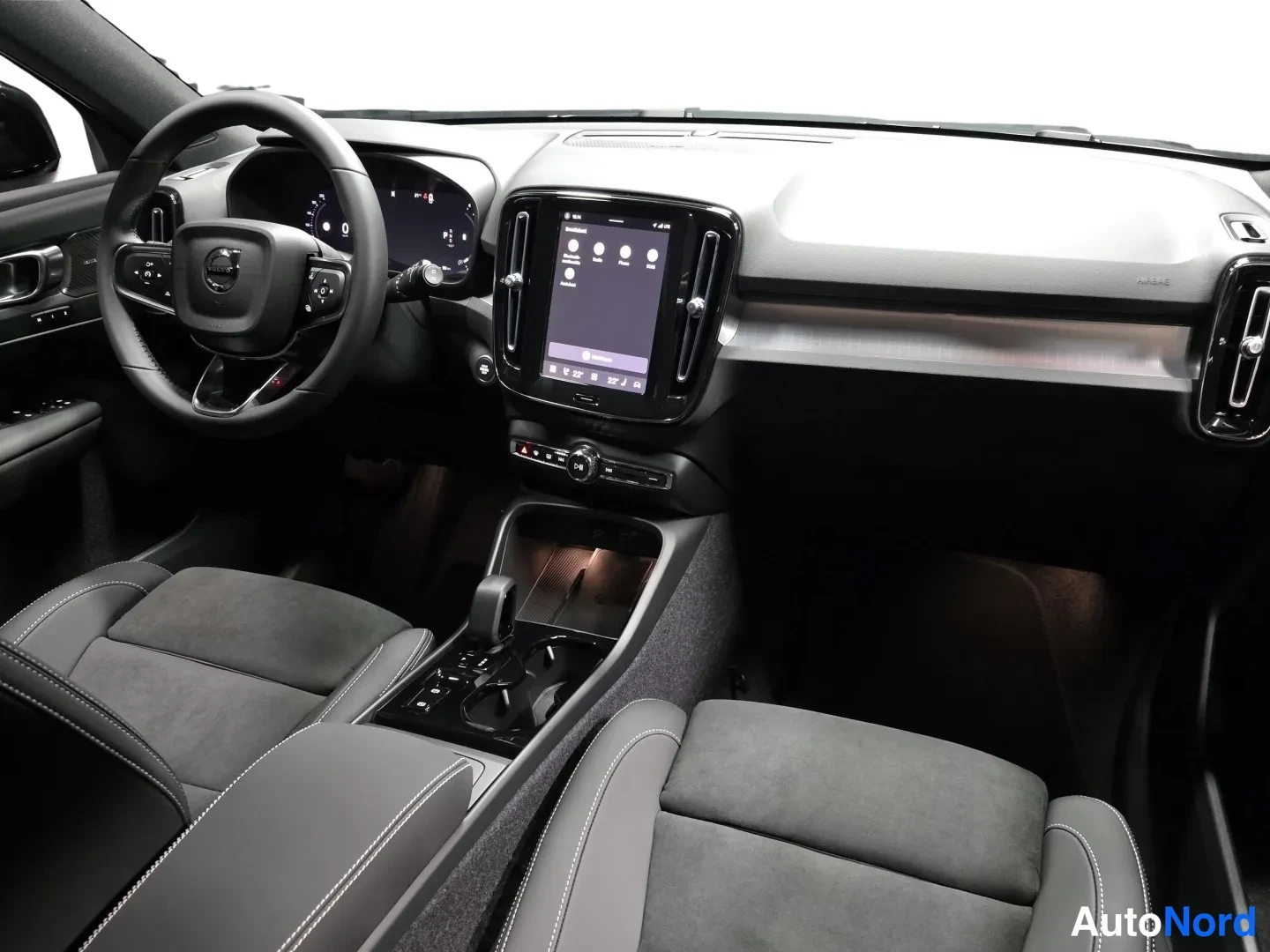 Vihreä Volvo XC40 2027, kuva 8