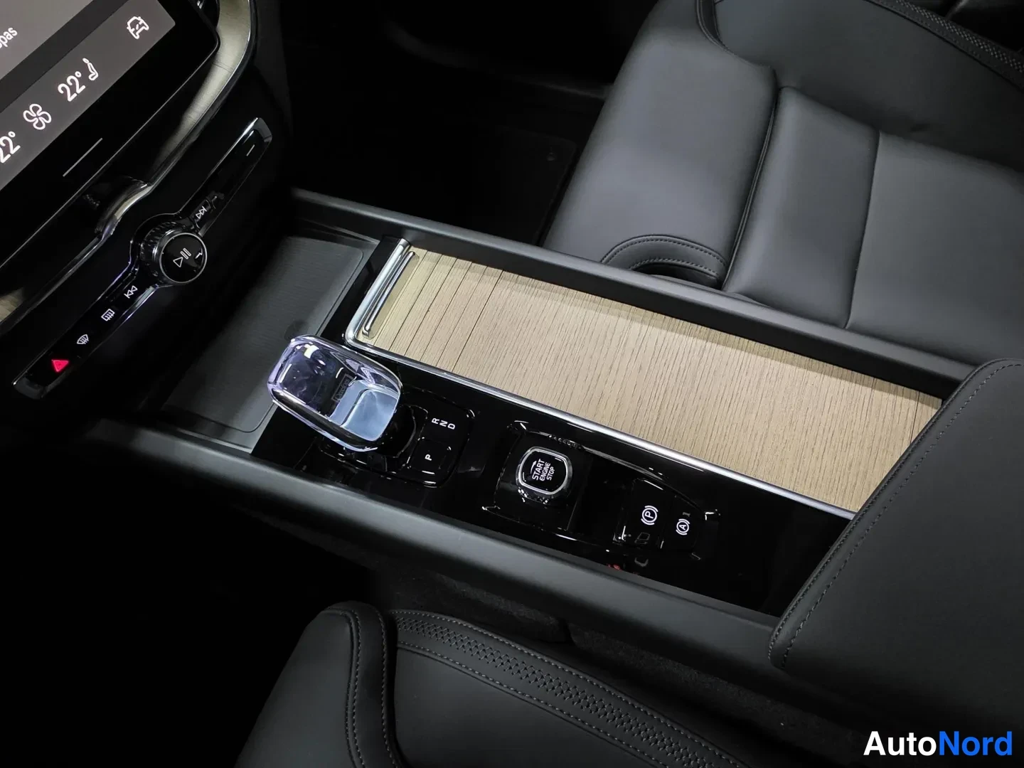 Beige Volvo XC60 2027, kuva 14