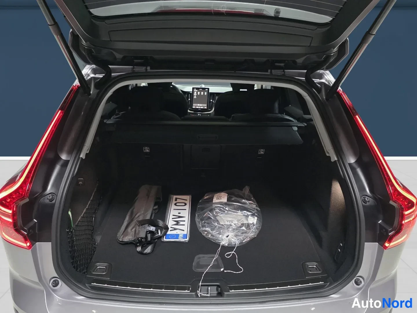 Hopea Volvo XC60 2027, takaa, kuva 8