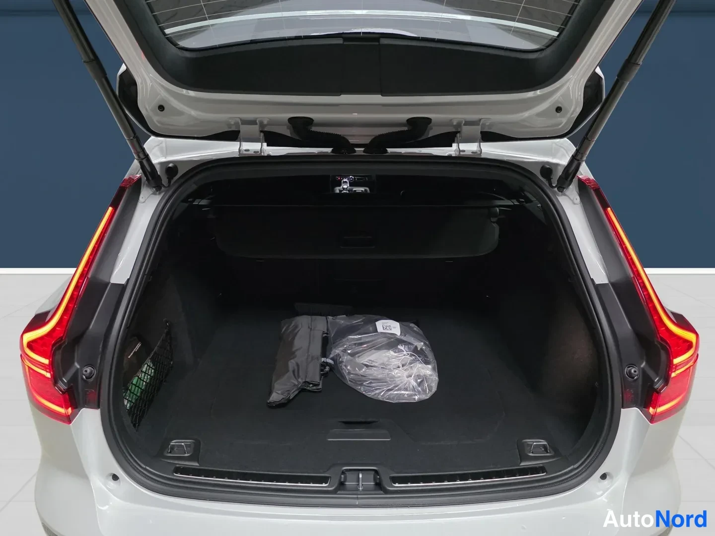 White Volvo V60 2026, rear, photo 7