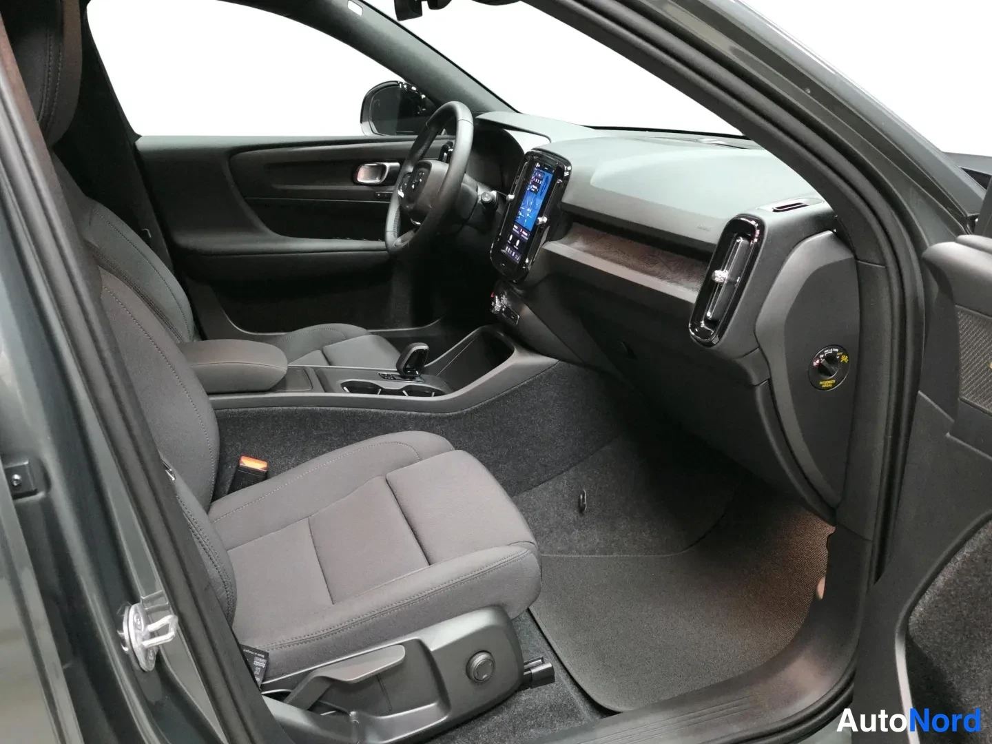 Vihreä Volvo EX40 2026, kuva 10