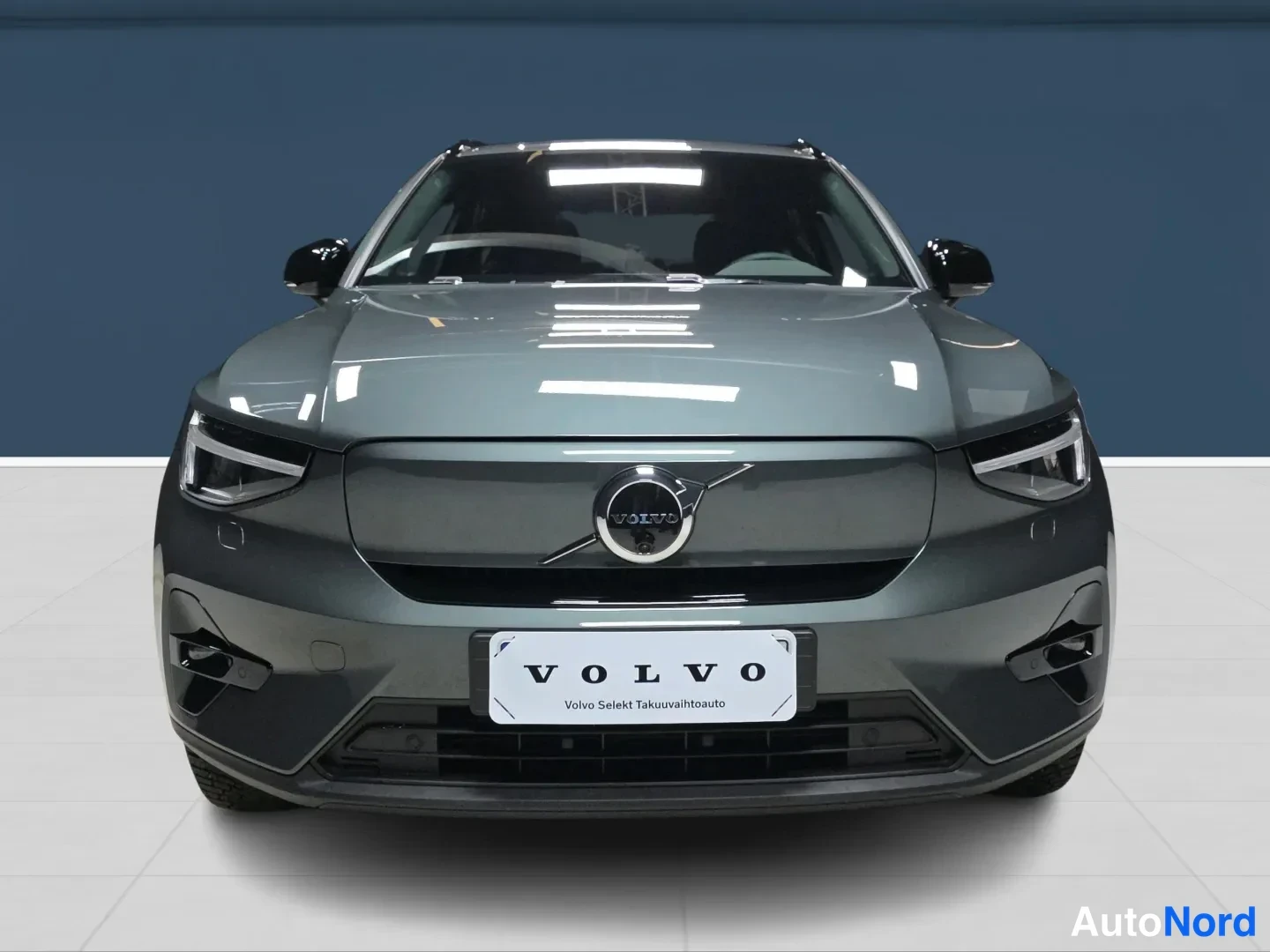 Vihreä Volvo EX40 2026, edestä, kuva 6