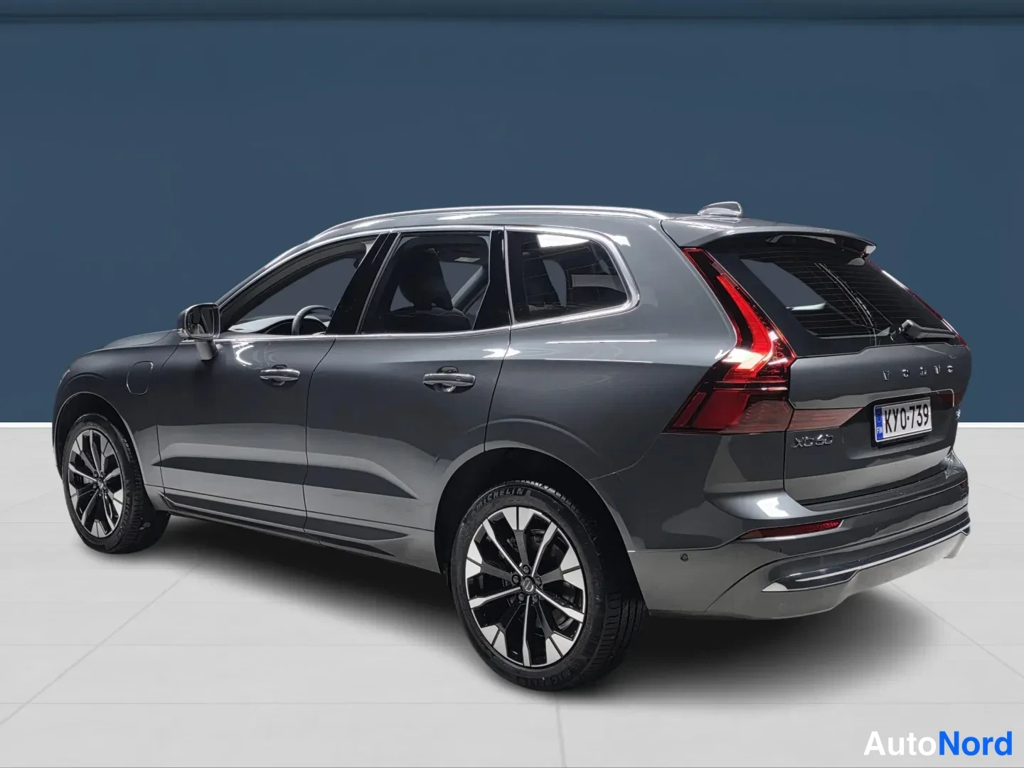 Vihreä Volvo XC60 2027, takaviisto, kuva 5
