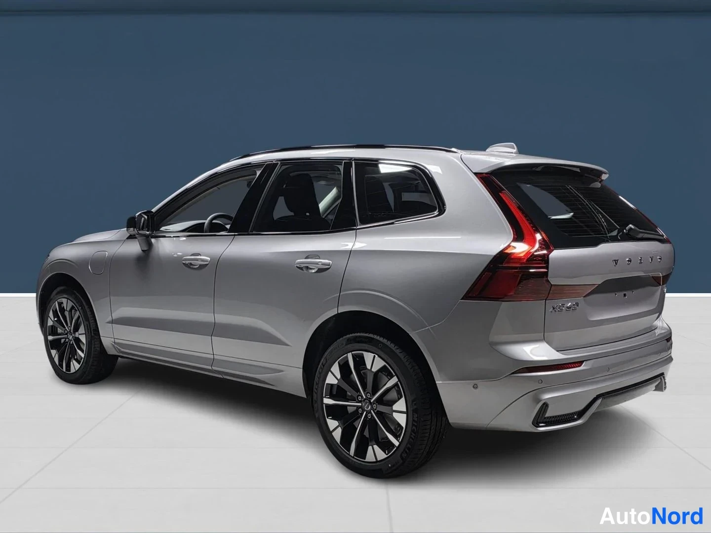 Hopea Volvo XC60 2027, takaviisto, kuva 5