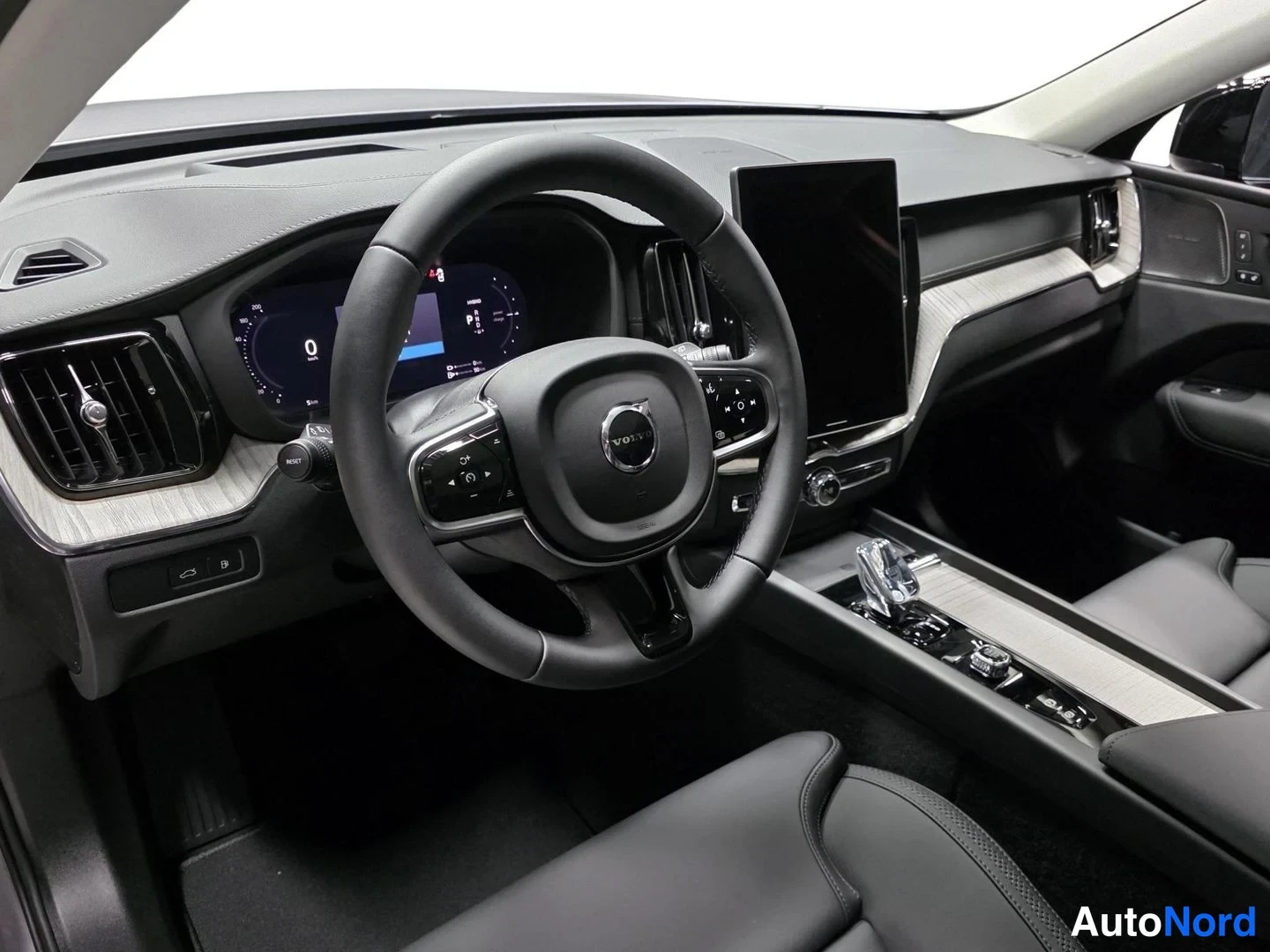 Hopea Volvo XC60 2027, kuva 10