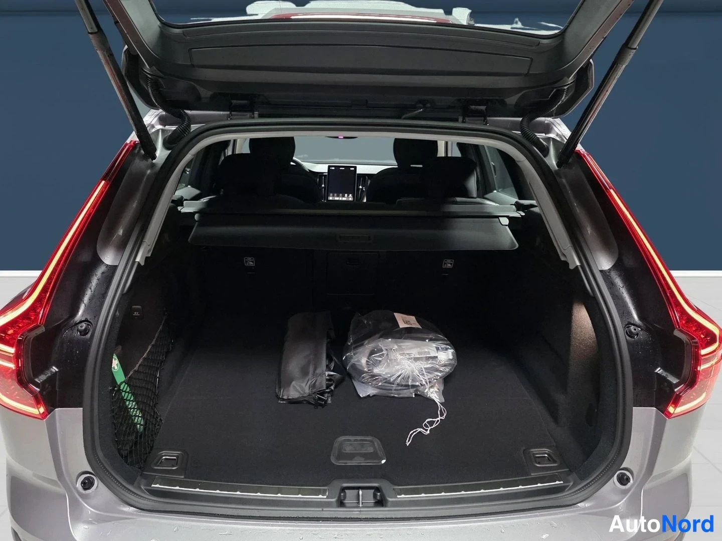 Hopea Volvo XC60 2027, takaa, kuva 8