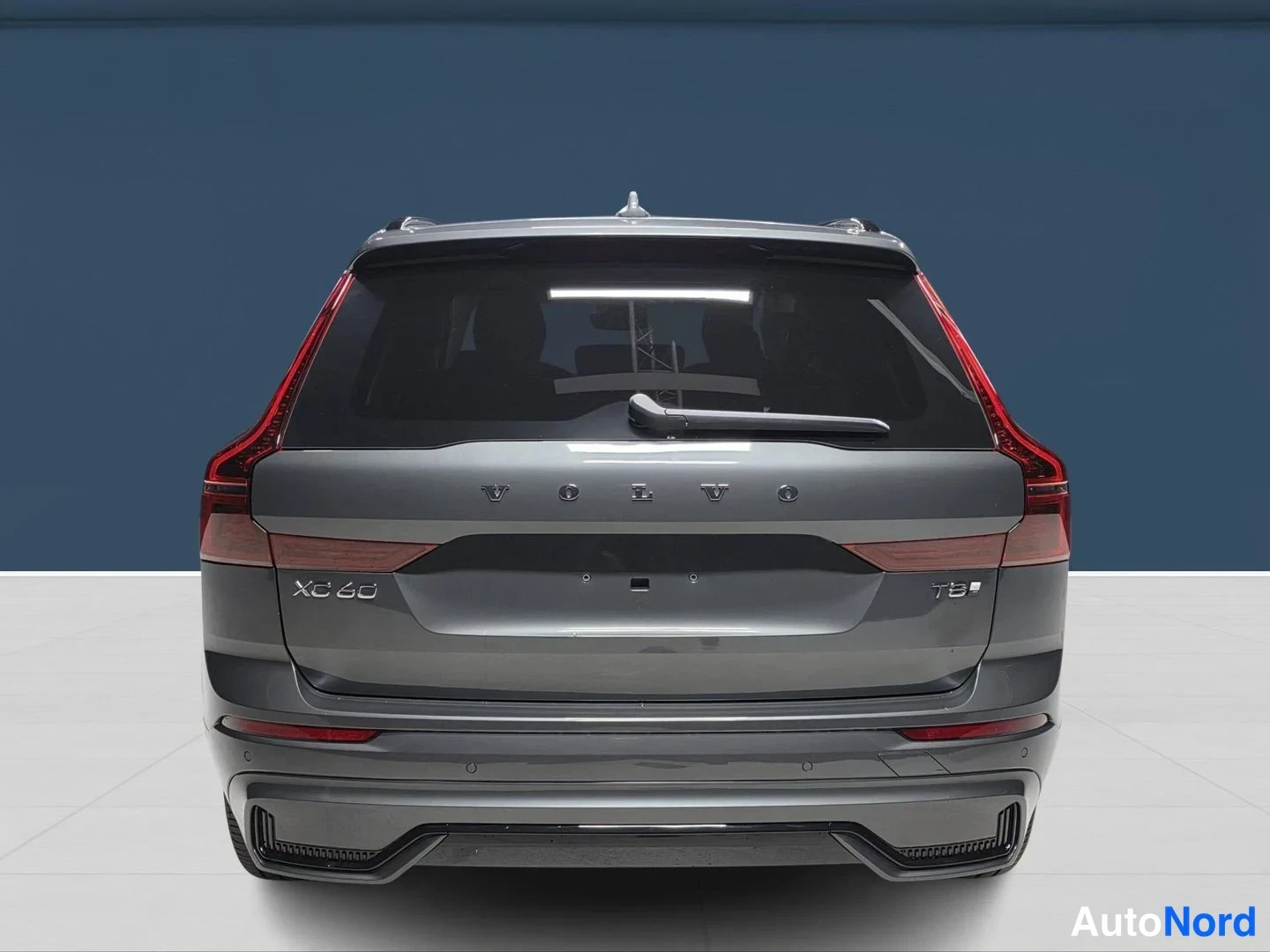 Vihreä Volvo XC60 2027, takaa, kuva 6