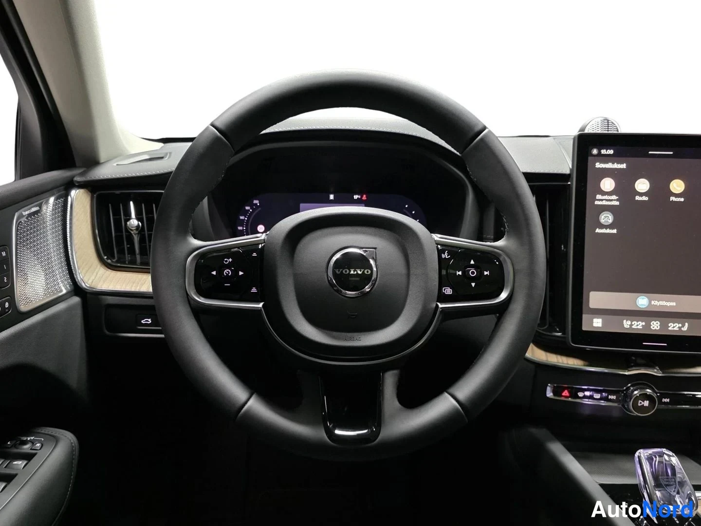 Vihreä Volvo XC60 2027, kuva 11