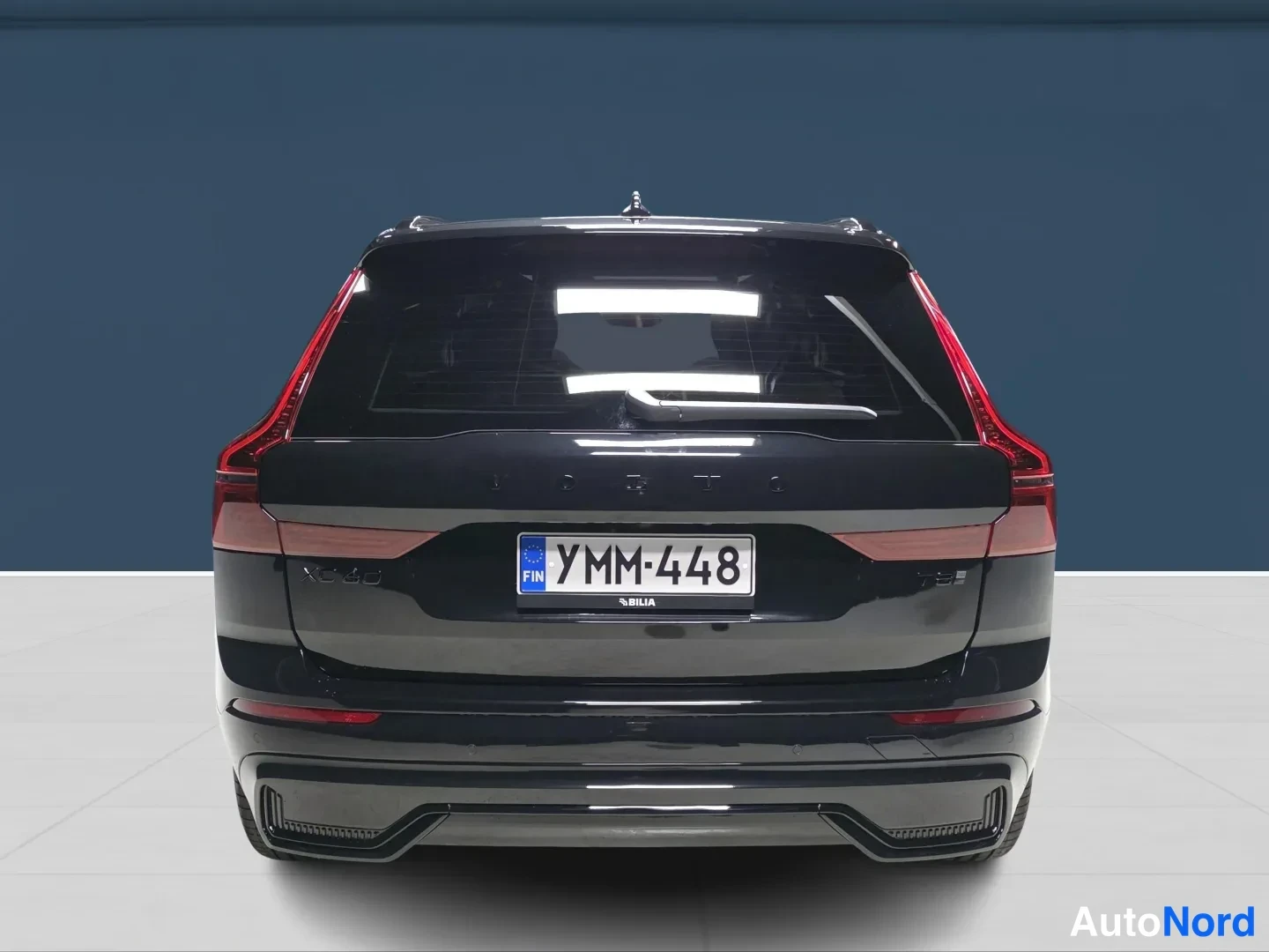 Musta Volvo XC60 2026, takaa, kuva 6