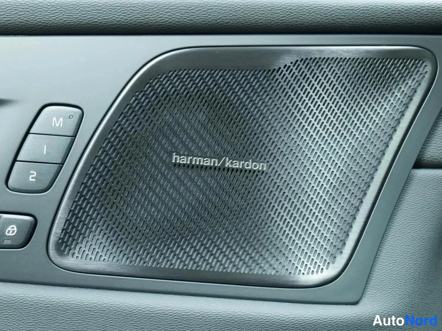 Grå Volvo XC60 2026, bild 14