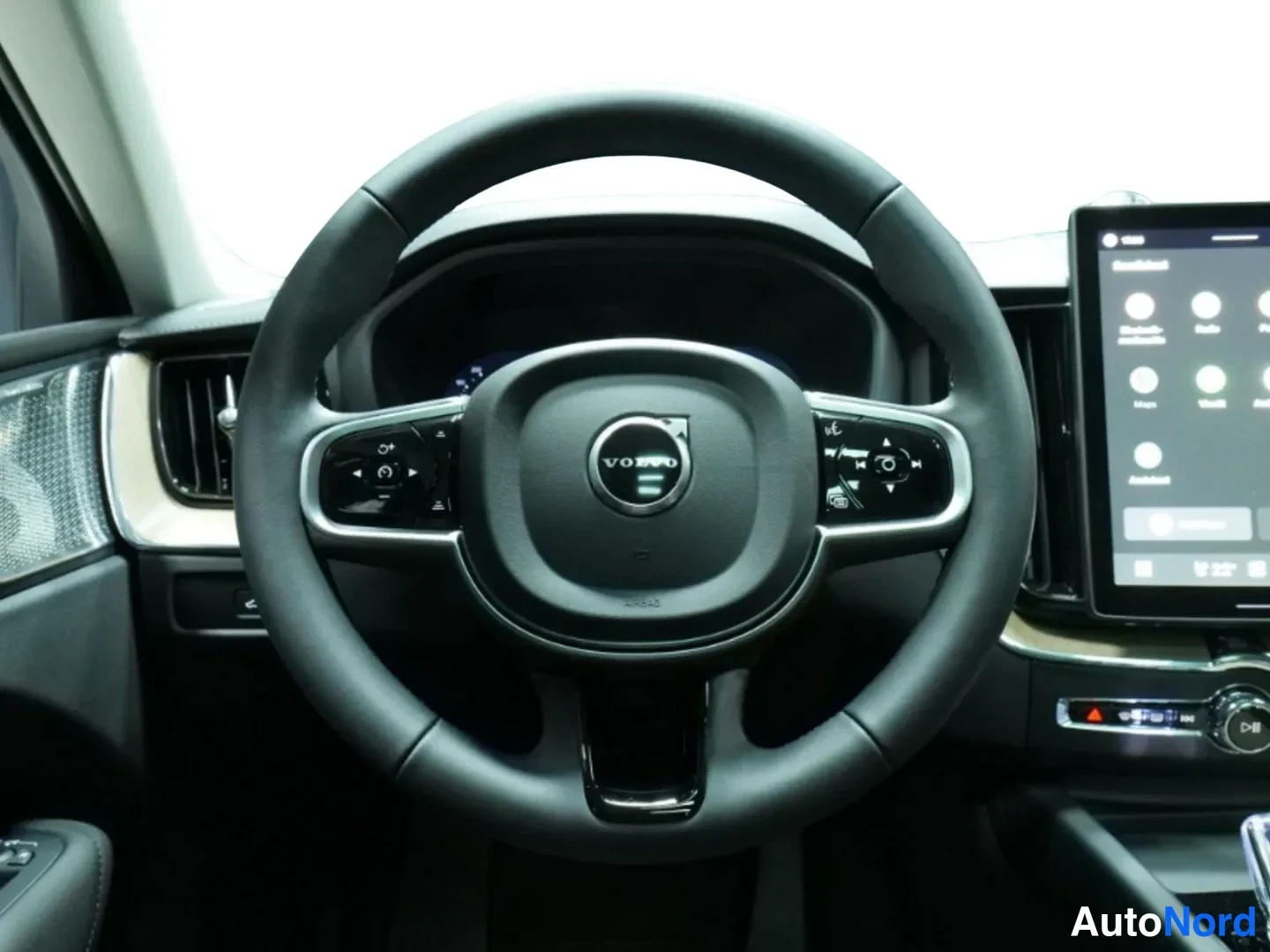 Harmaa Volvo XC60 2026, kuva 11