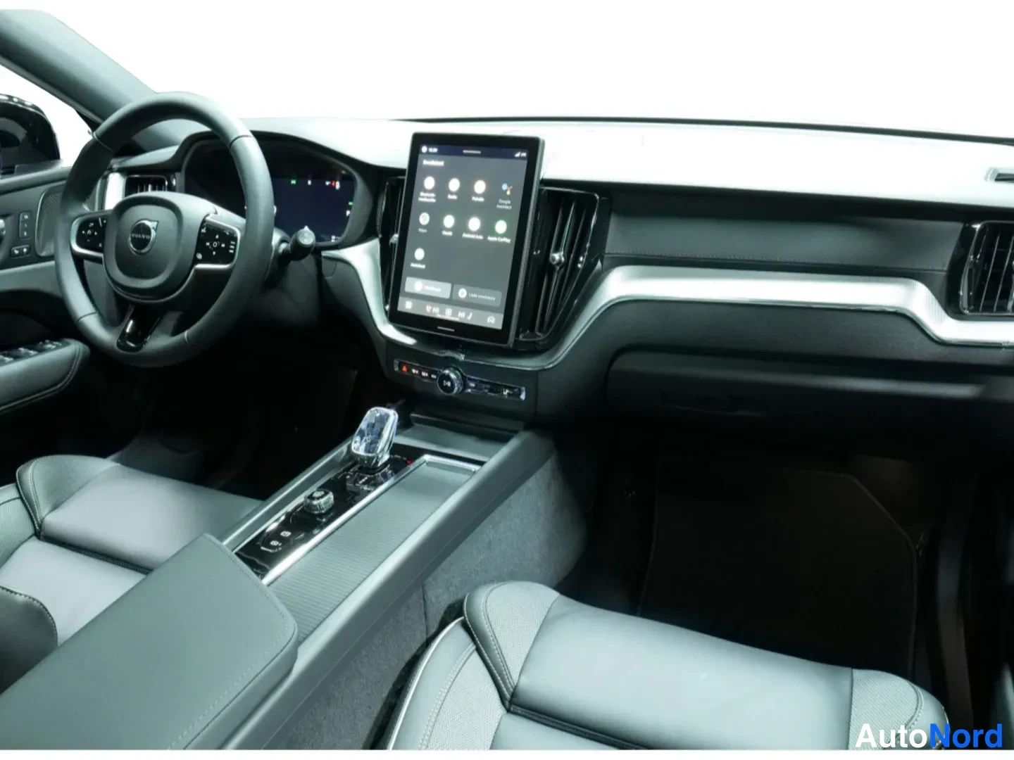 Valkoinen Volvo XC60 2026, kuva 11