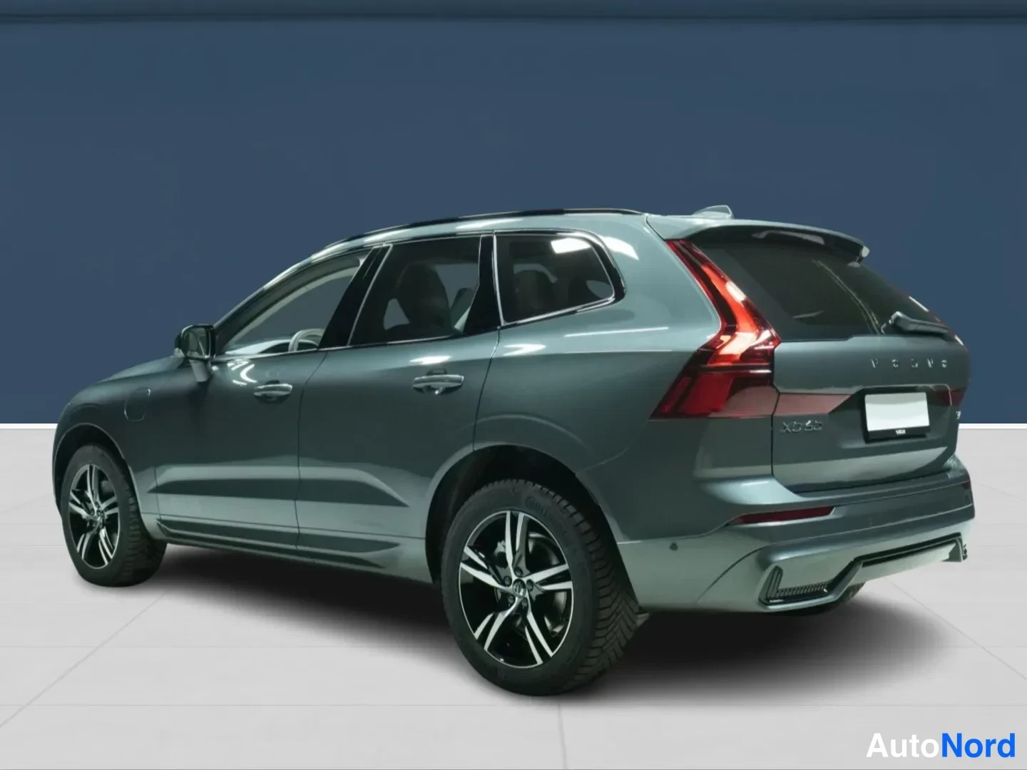Vihreä Volvo XC60 2026, takaviisto, kuva 4