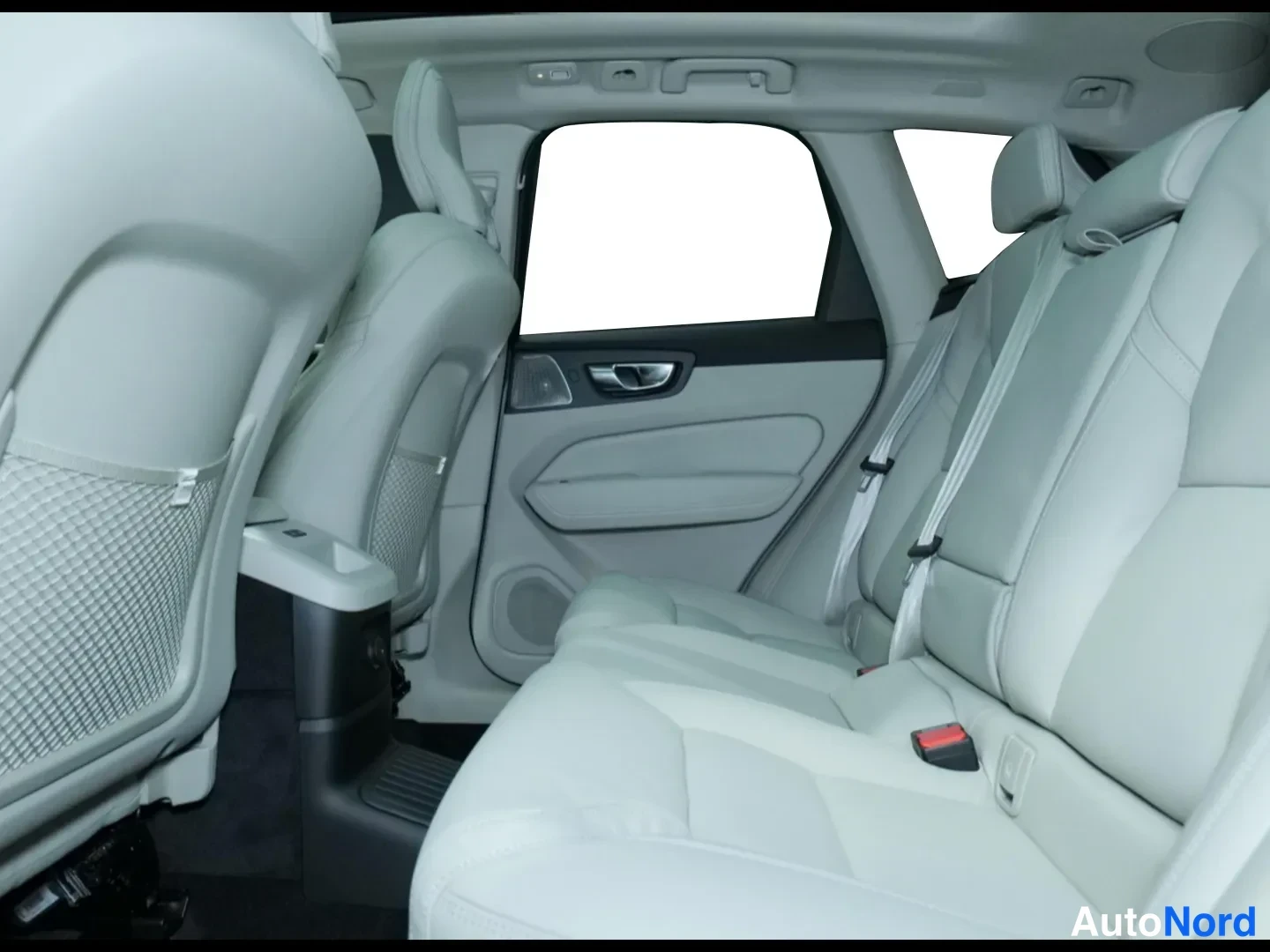 Vihreä Volvo XC60 2026, kuva 9