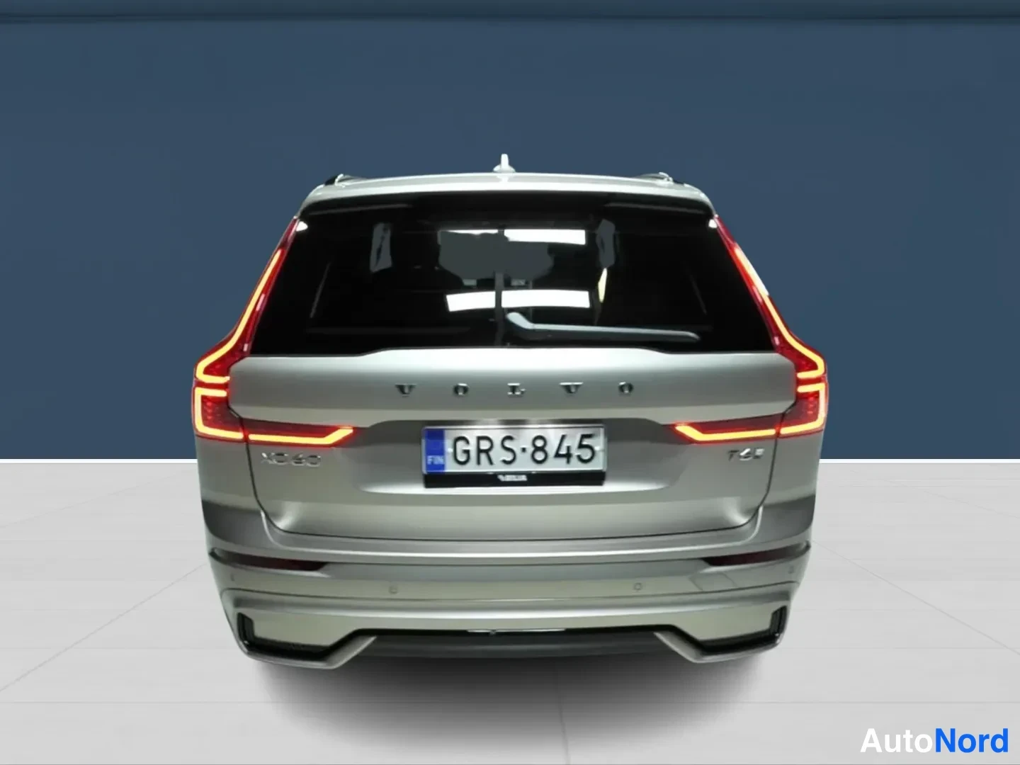 Beige Volvo XC60 2026, takaa, kuva 6