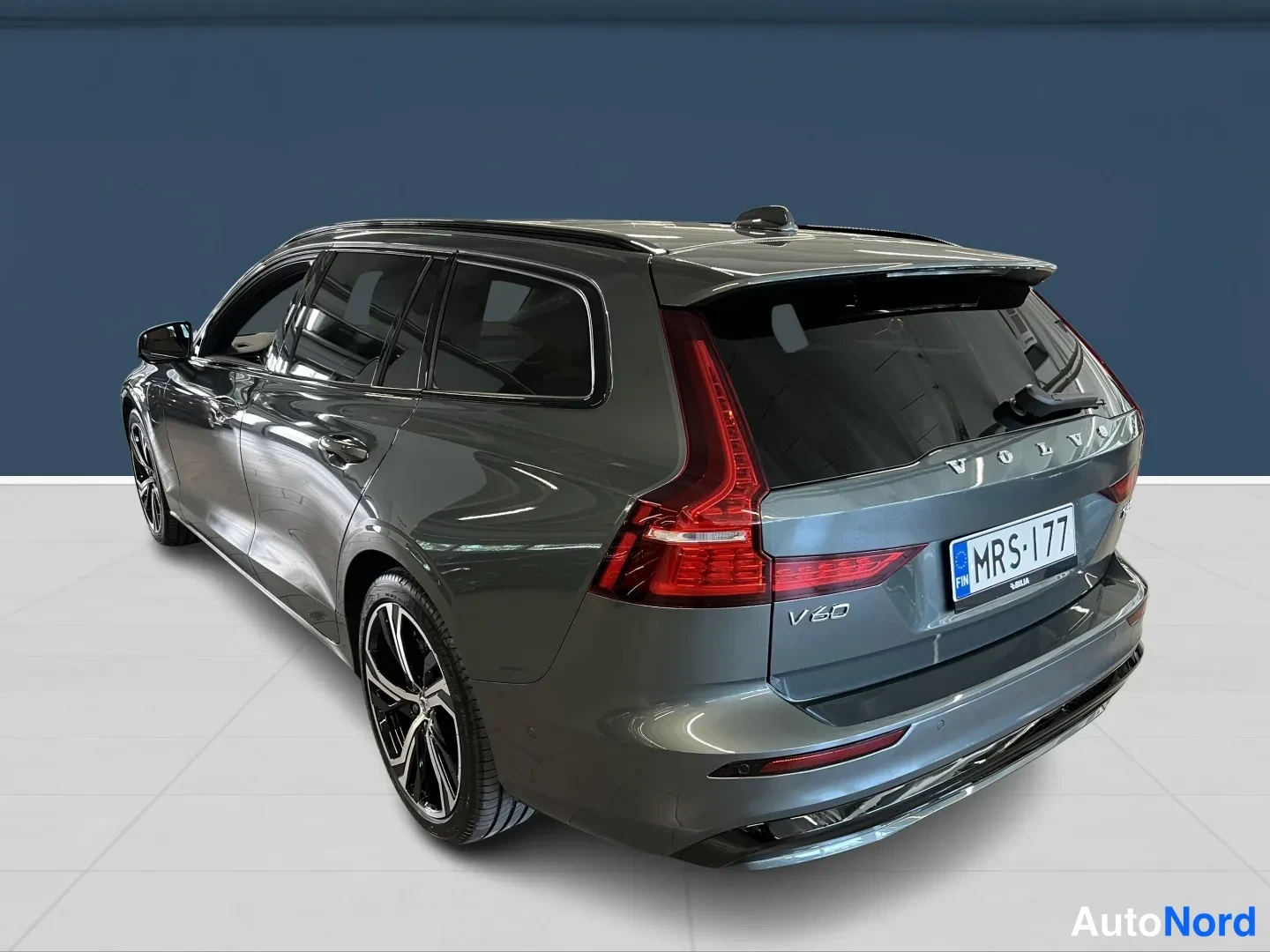 Vihreä Volvo V60 2026, takaviisto, kuva 5