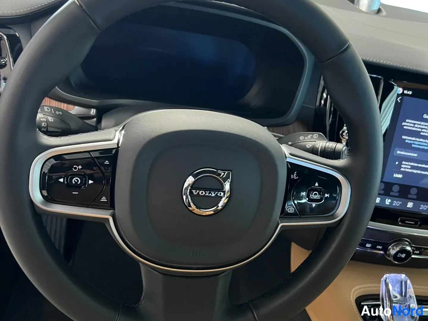 Vihreä Volvo V60 2026, kuva 8