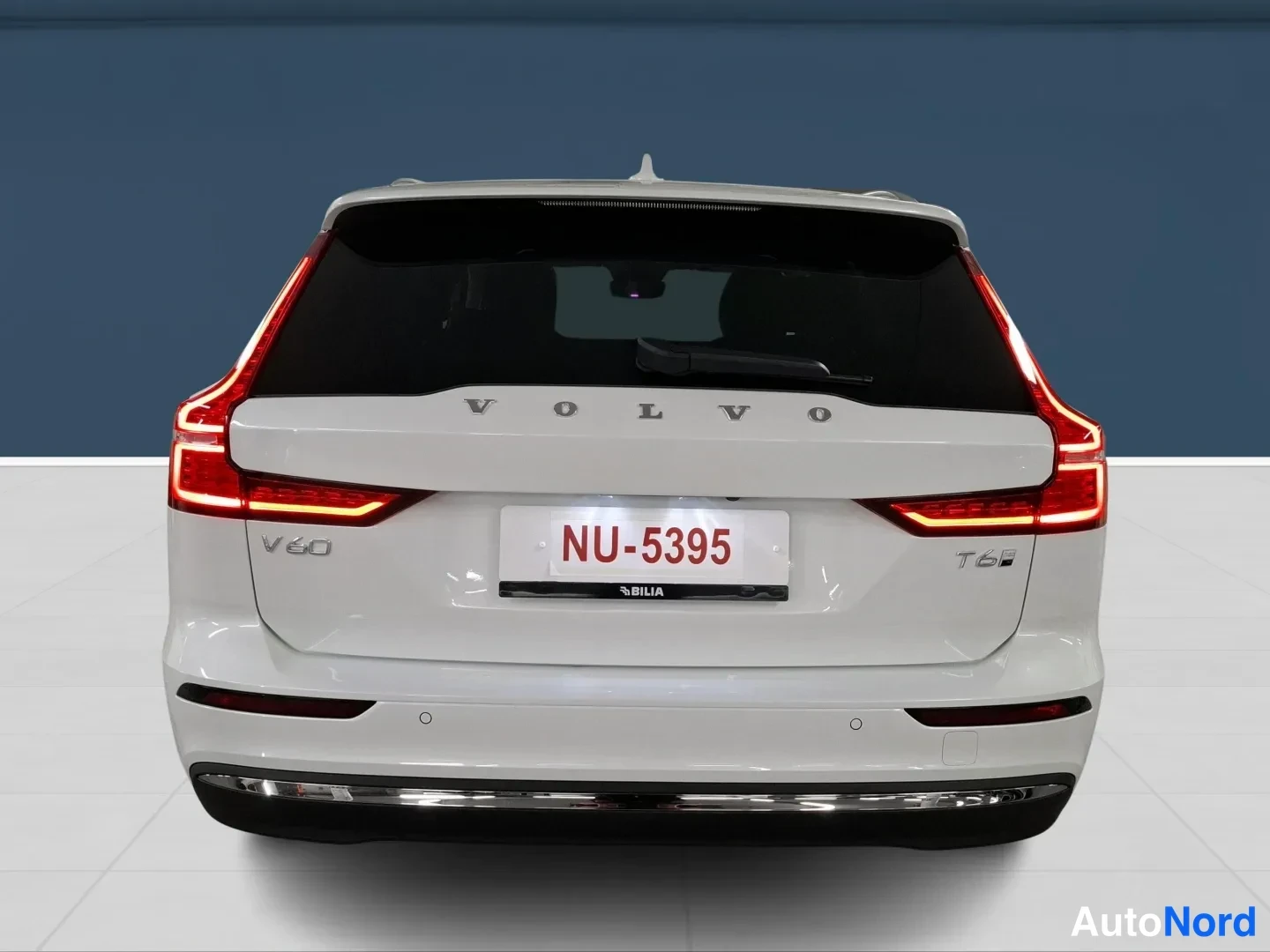Valkoinen Volvo V60 2026, takaa, kuva 6