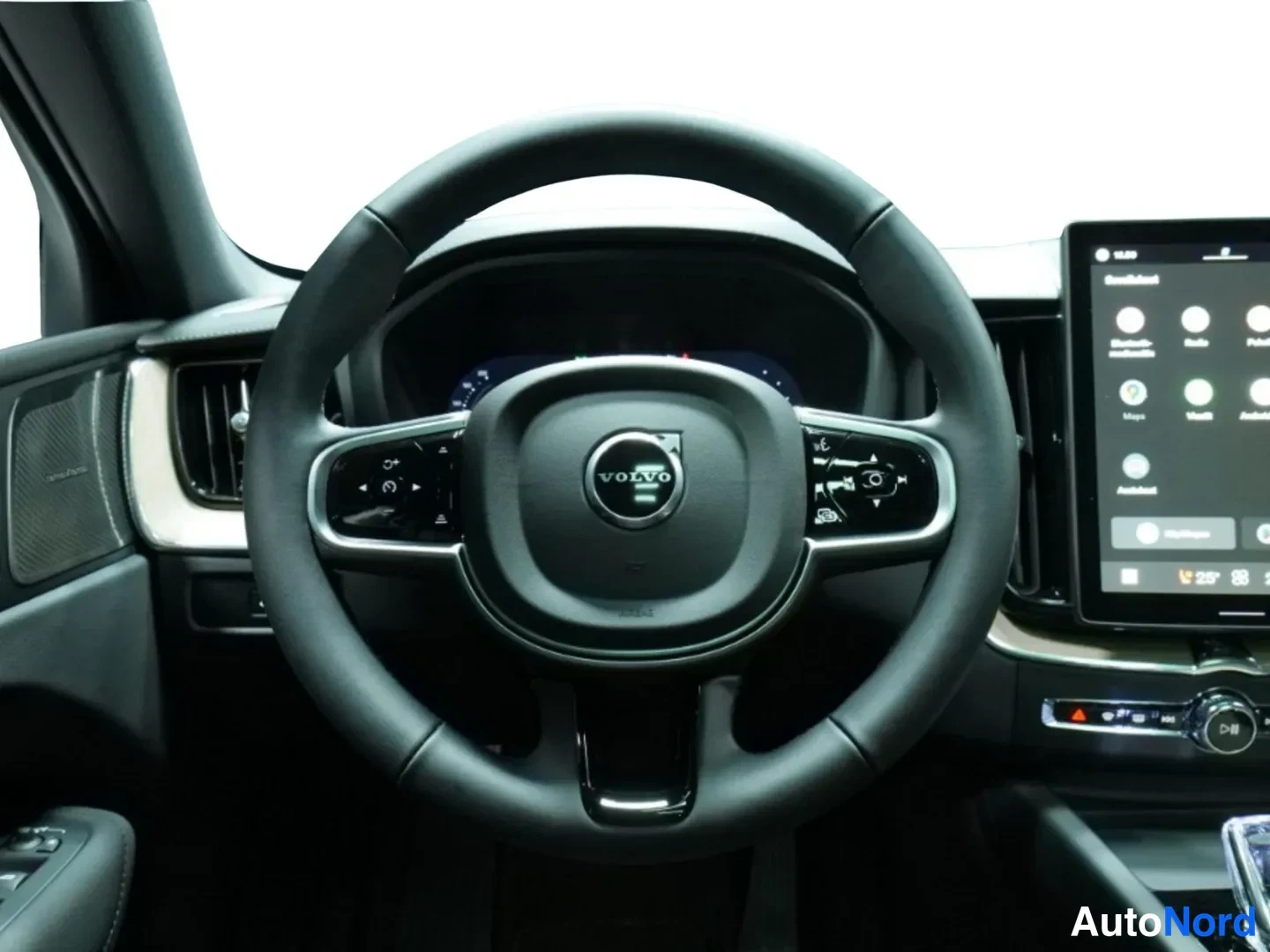 Harmaa Volvo XC60 2026, kuva 16