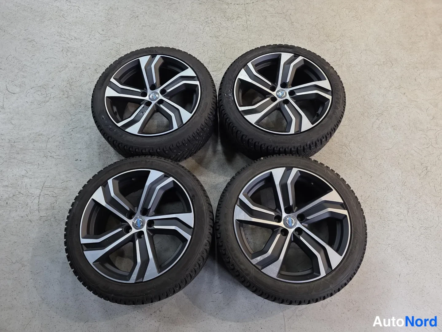 Black Volvo V60 2024, photo 10
