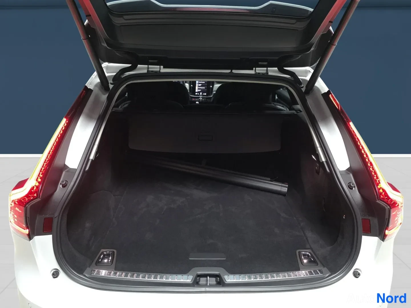 White Volvo V90 2021, photo 10