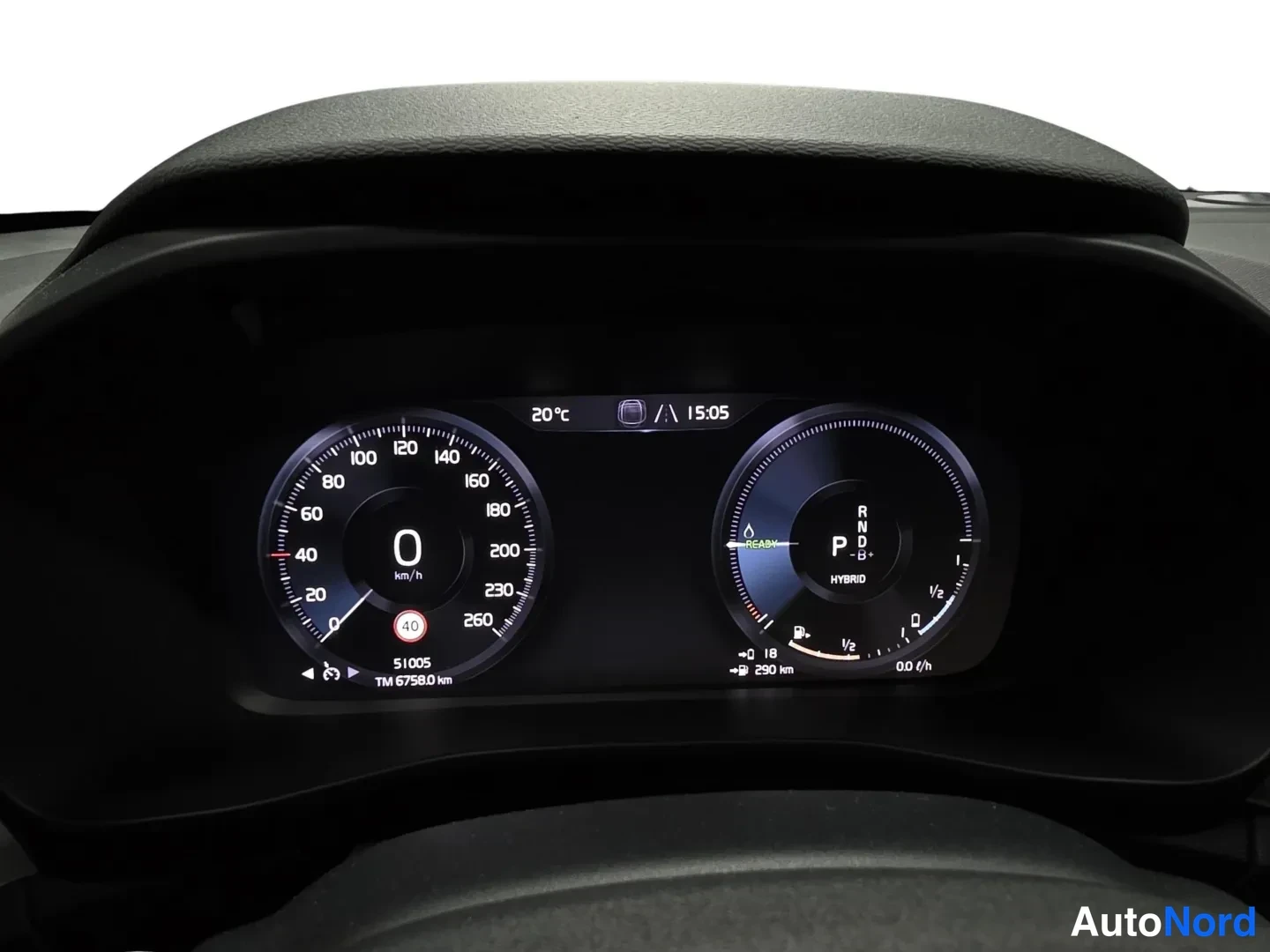 White Volvo XC40 2022, photo 12