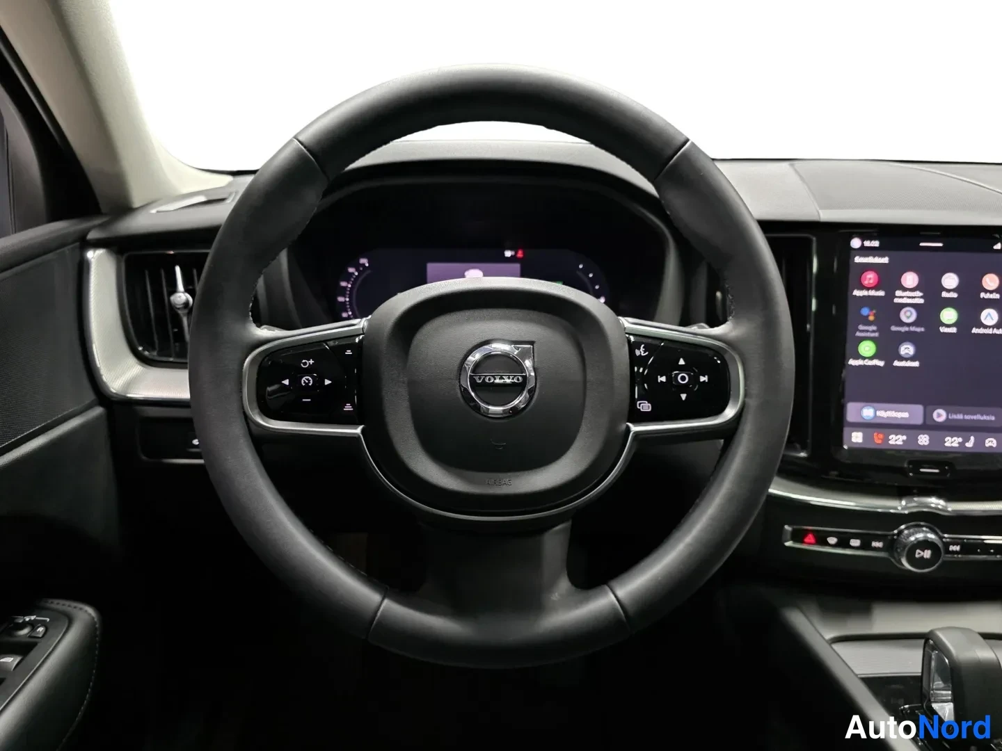 Beige Volvo XC60 2024, kuva 11