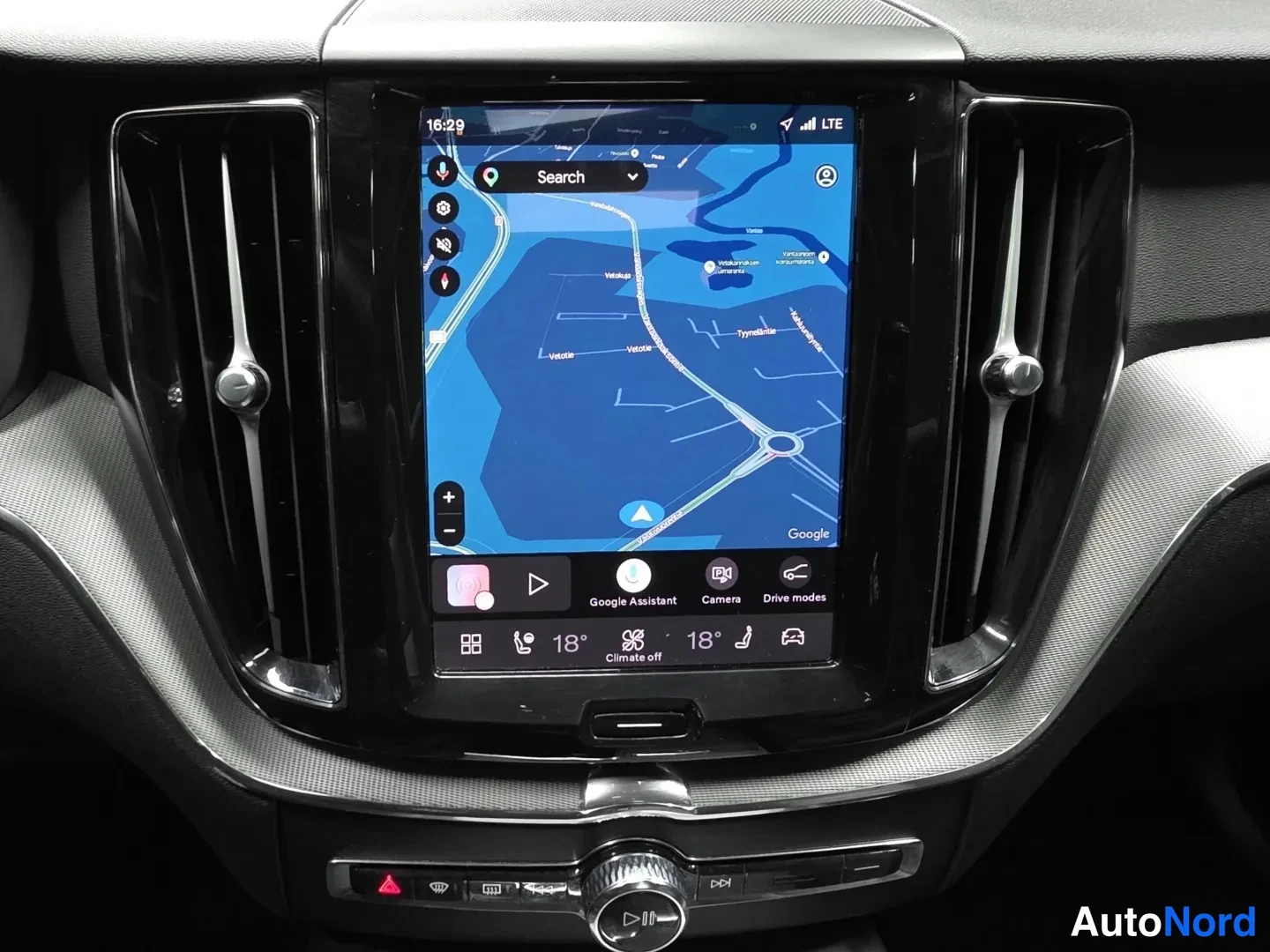 Harmaa Volvo XC60 2025, kuva 17