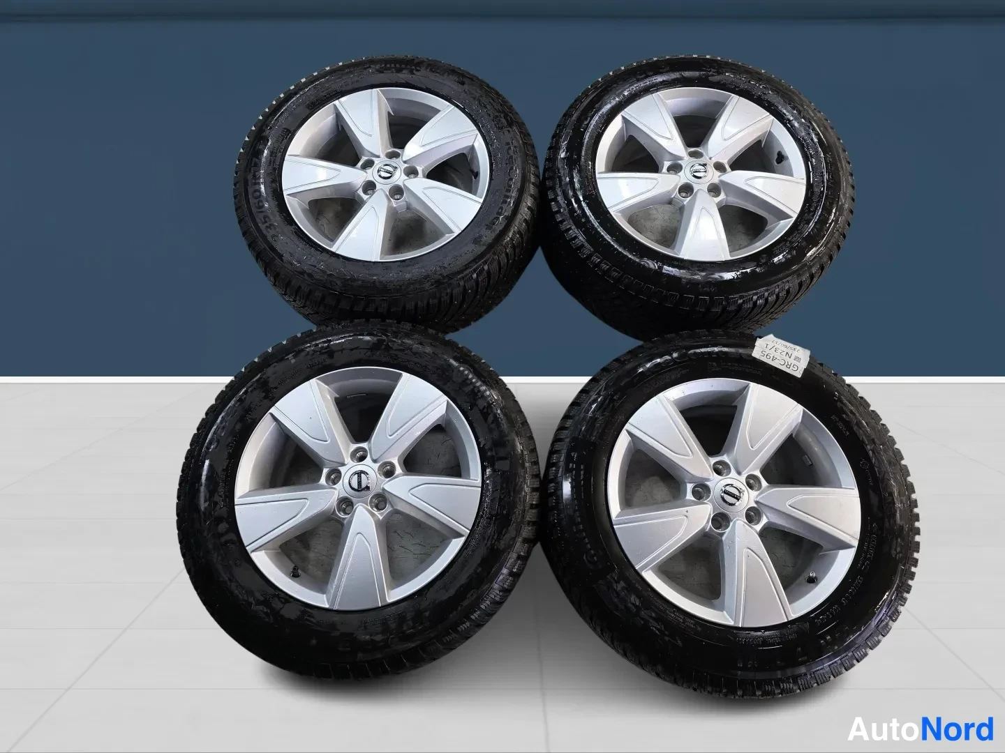 Grey Volvo XC40 2025, photo 12