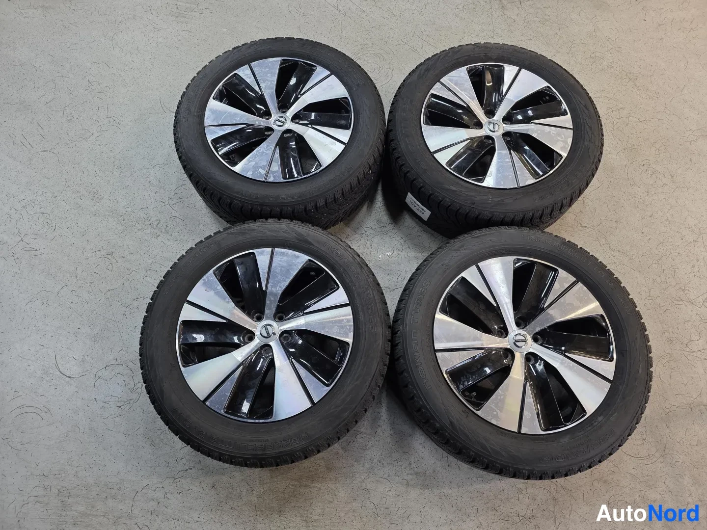 Black Volvo XC40 2022, photo 12