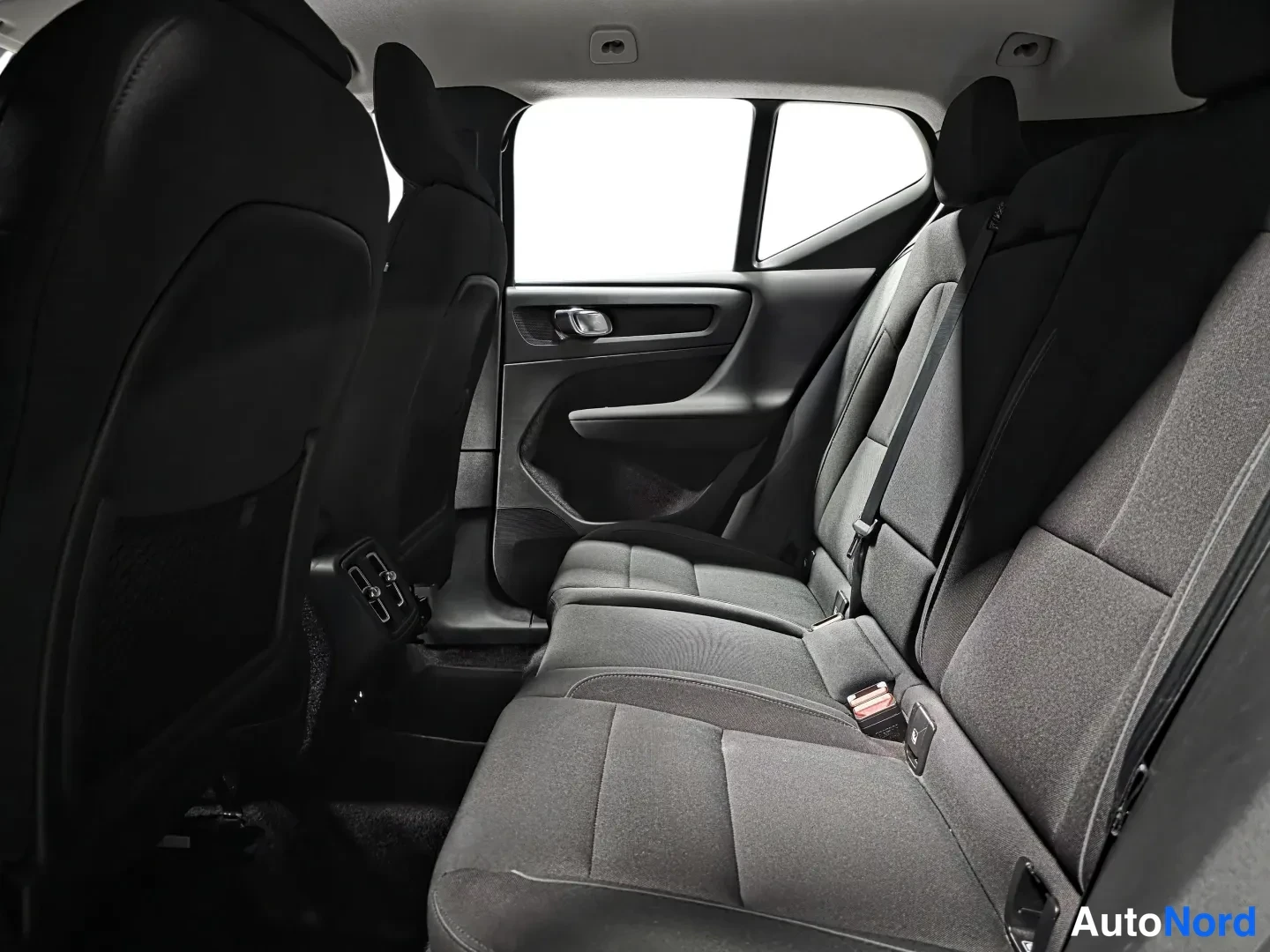 Black Volvo XC40 2022, photo 10