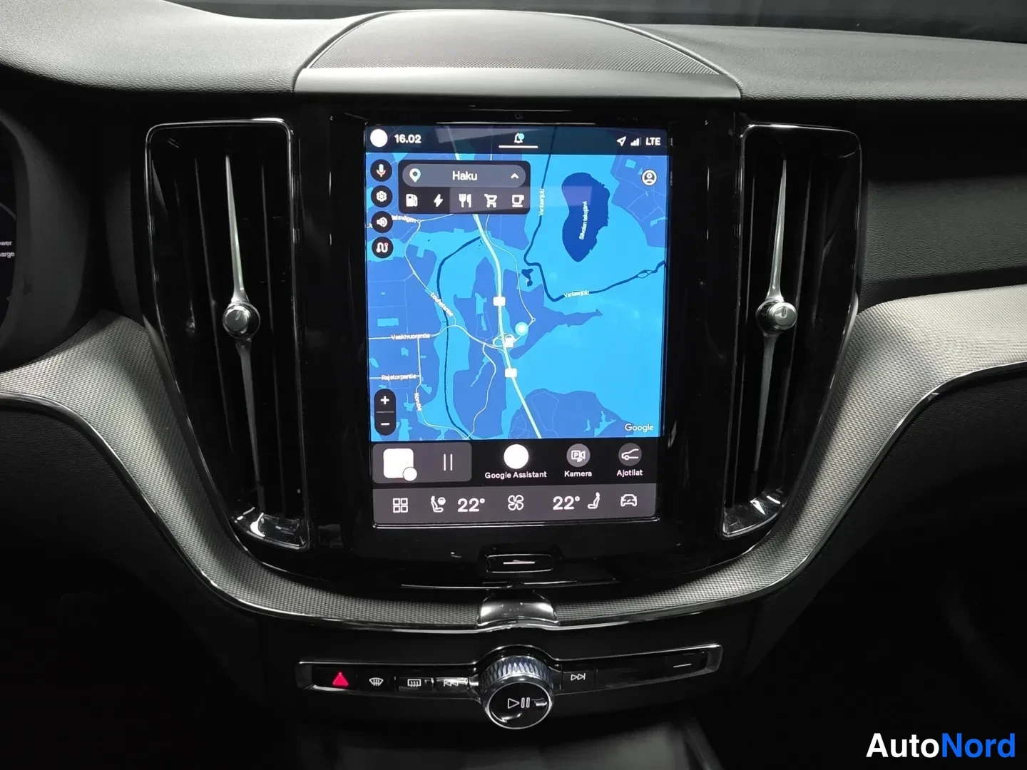 Blå Volvo XC60 2025, bild 12