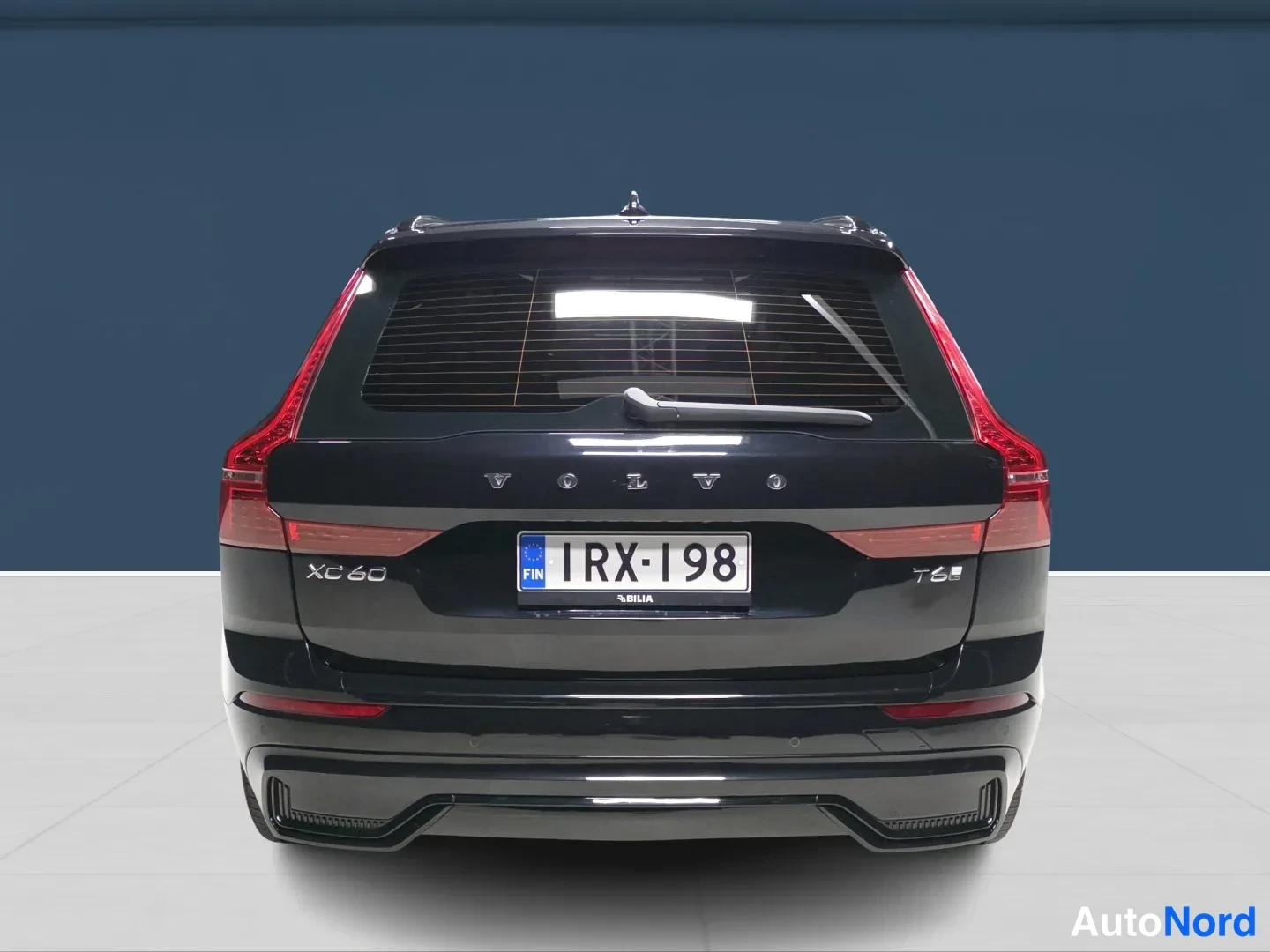 Musta Volvo XC60 2025, takaa, kuva 7