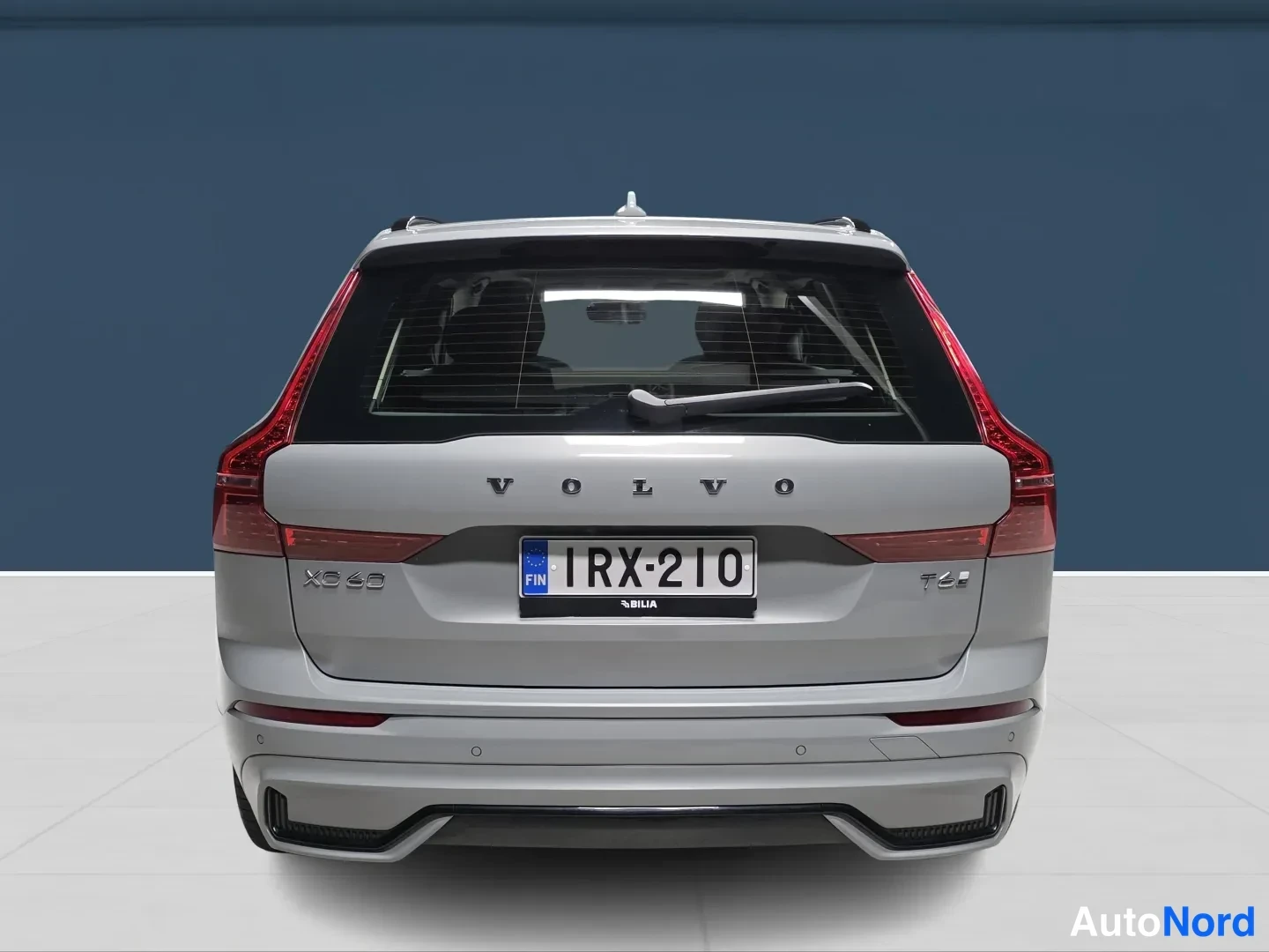 Harmaa Volvo XC60 2025, takaa, kuva 6
