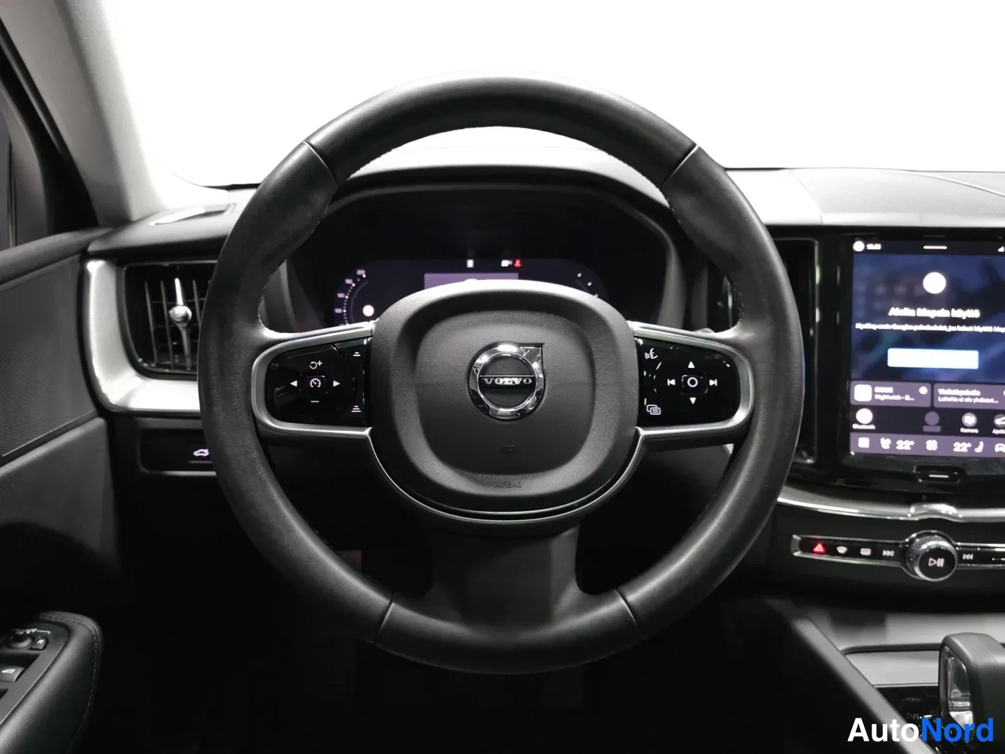 Sininen Volvo XC60 2025, kuva 11