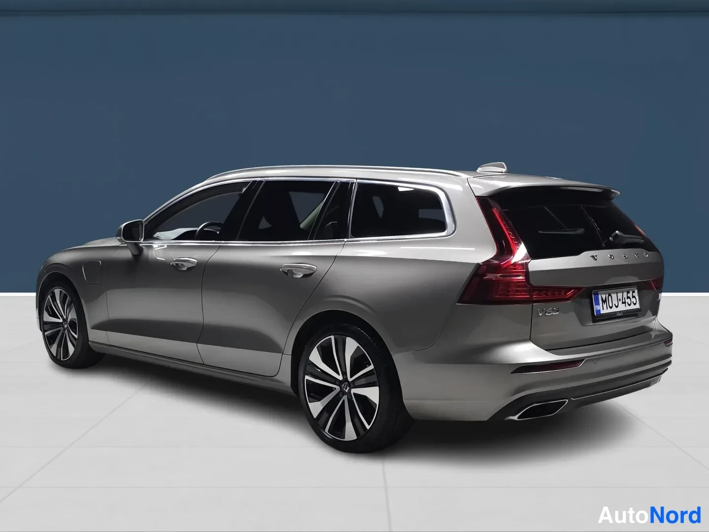 Grey Volvo V60 2022, photo 15