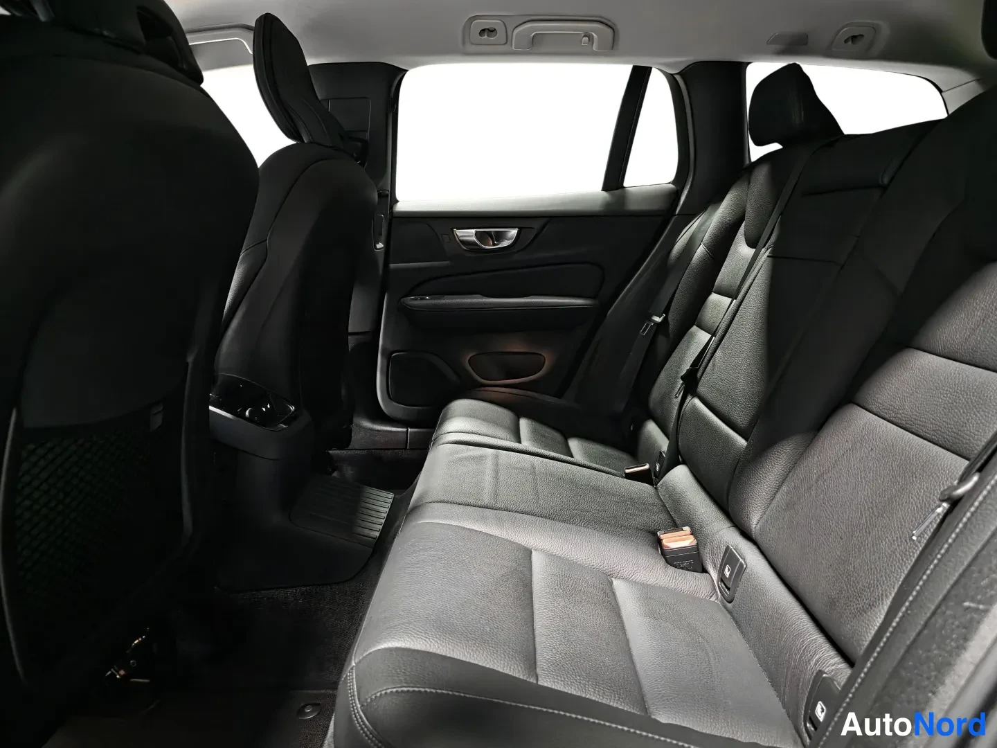 Grey Volvo V60 2022, photo 6