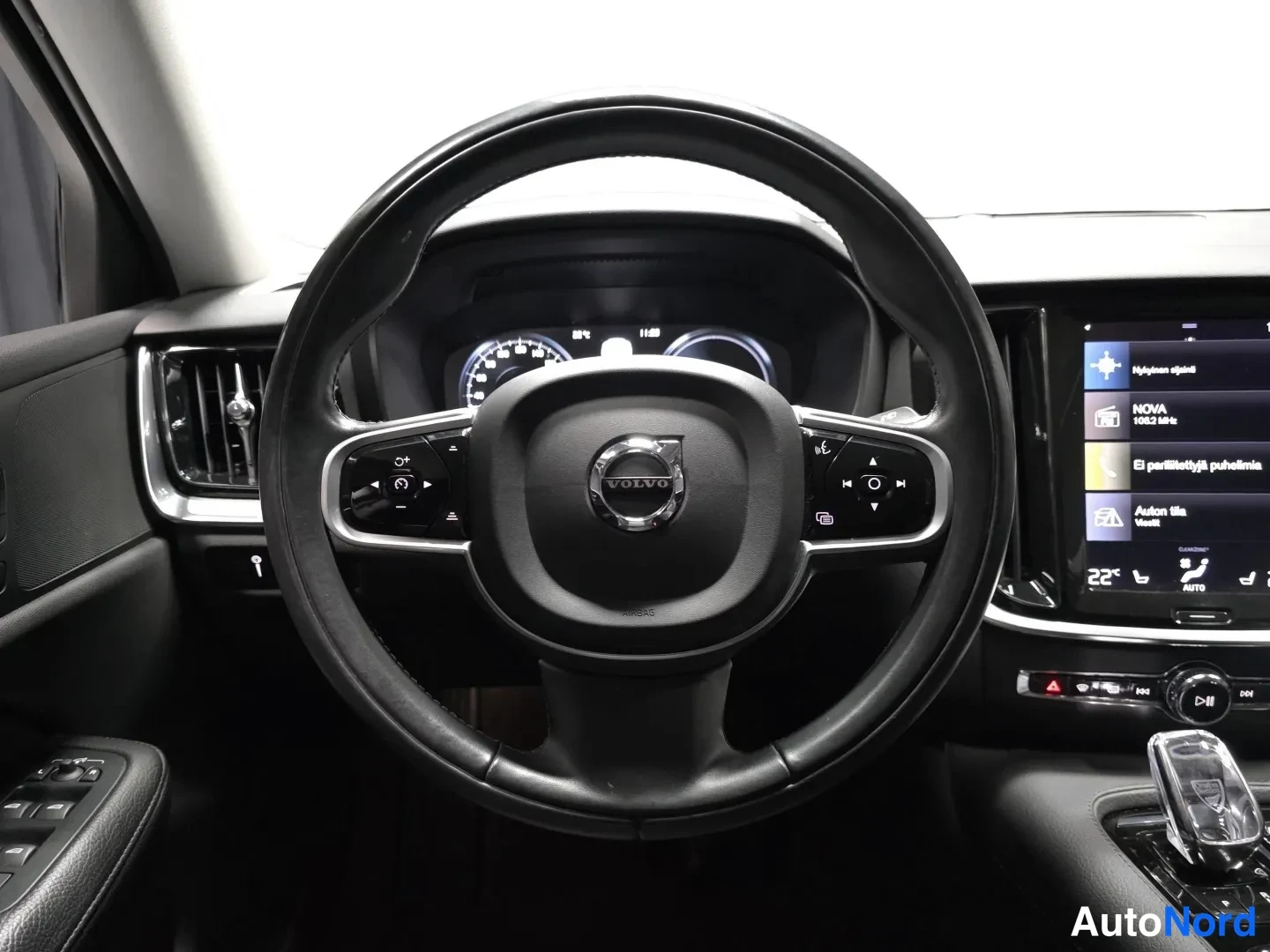 Grey Volvo V60 2022, photo 7