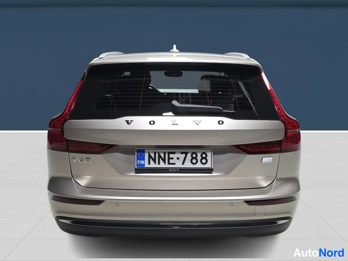 Ruskea Volvo V60 2024, takaa, kuva 5