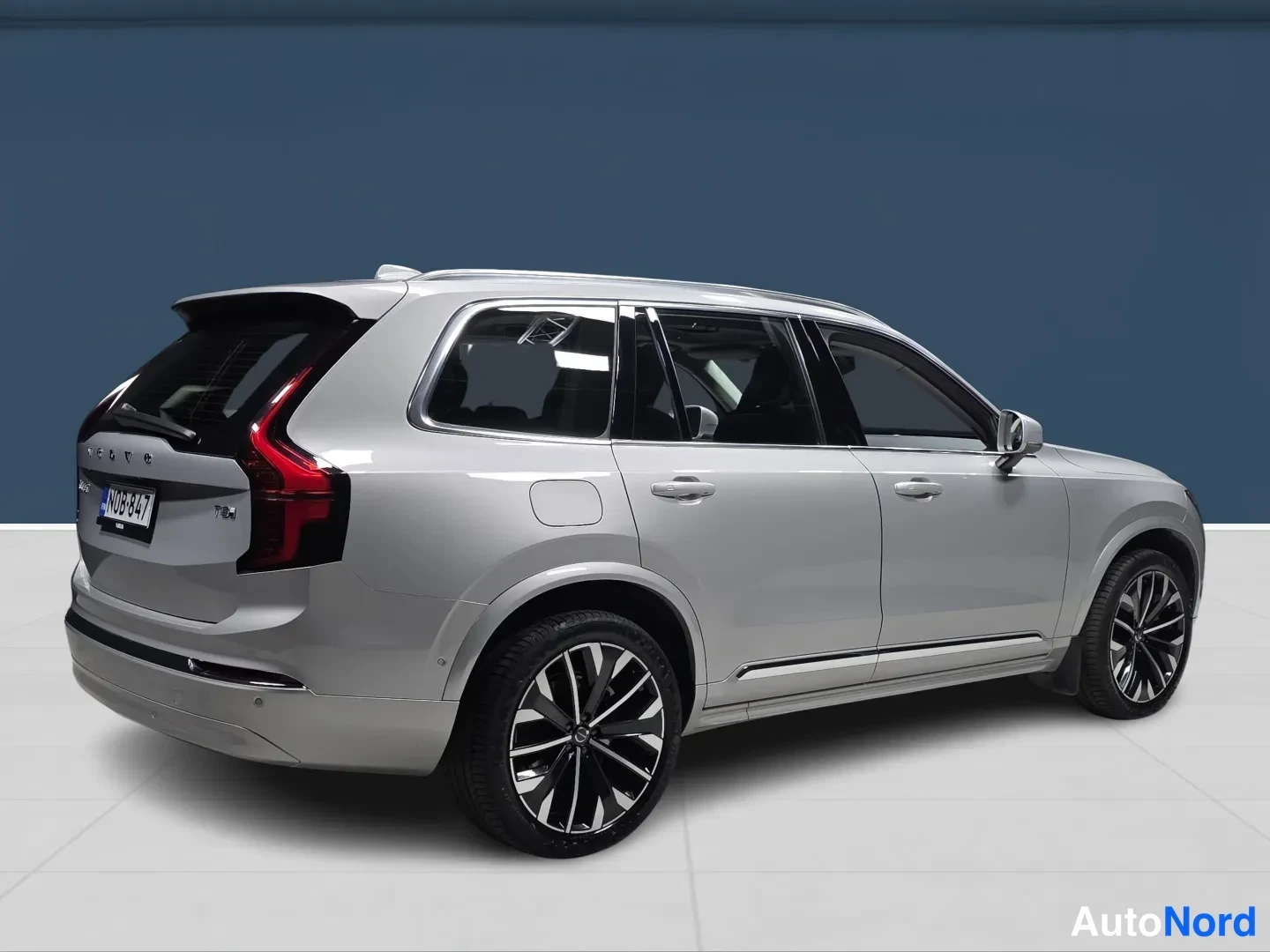 Harmaa Volvo XC90 2025, takaviisto, kuva 5
