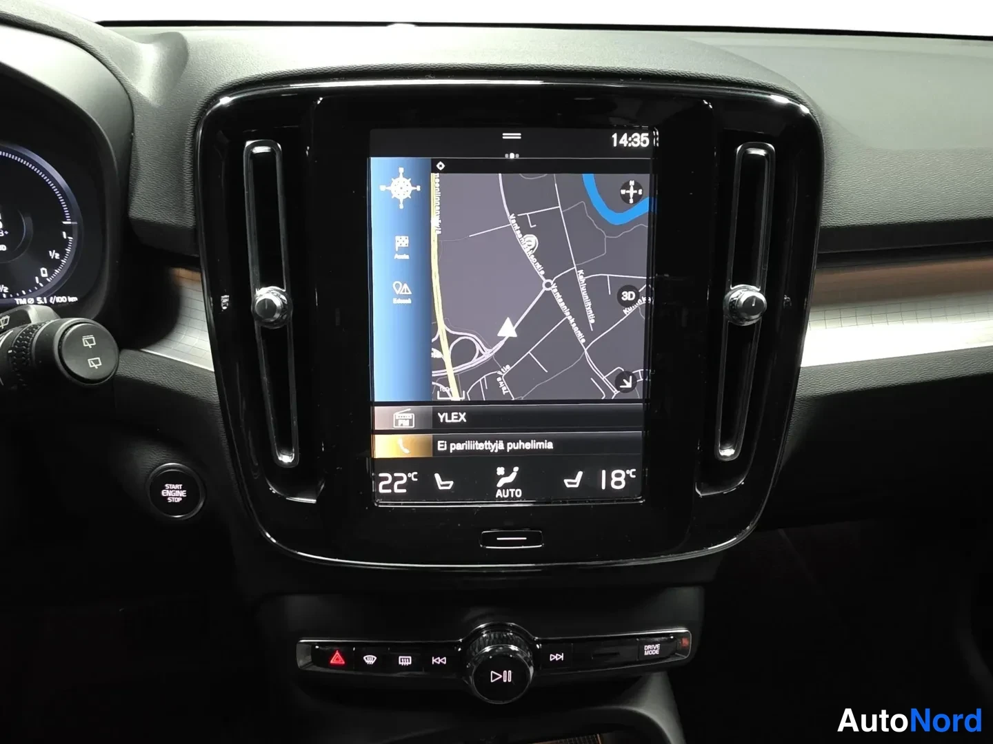 Black Volvo XC40 2024, photo 15