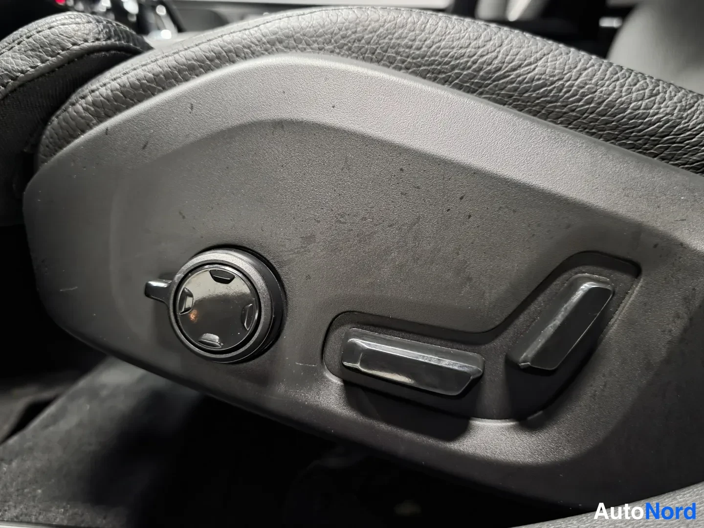 Grey Volvo V60 2024, photo 16