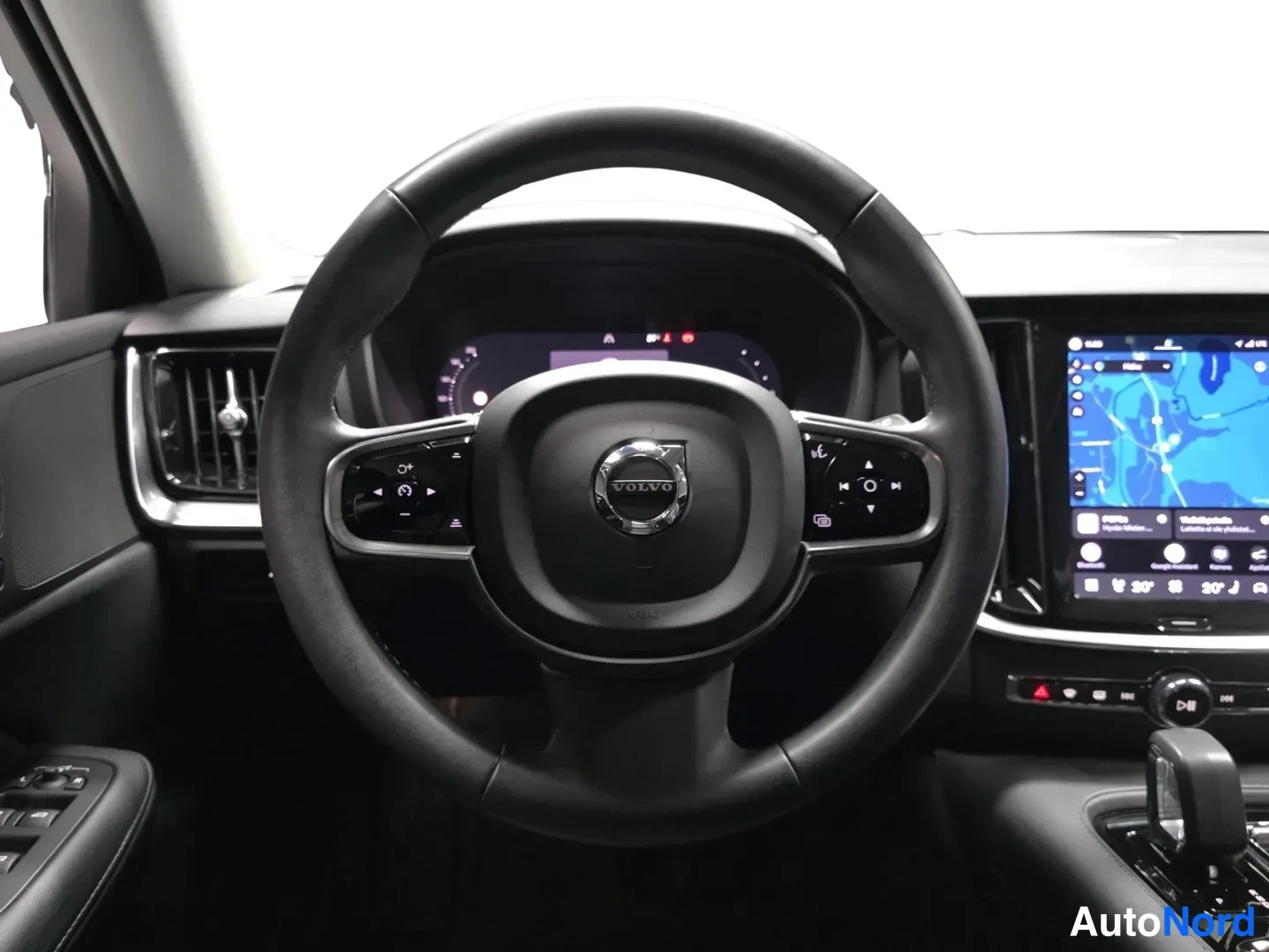 Grey Volvo V60 2024, photo 11