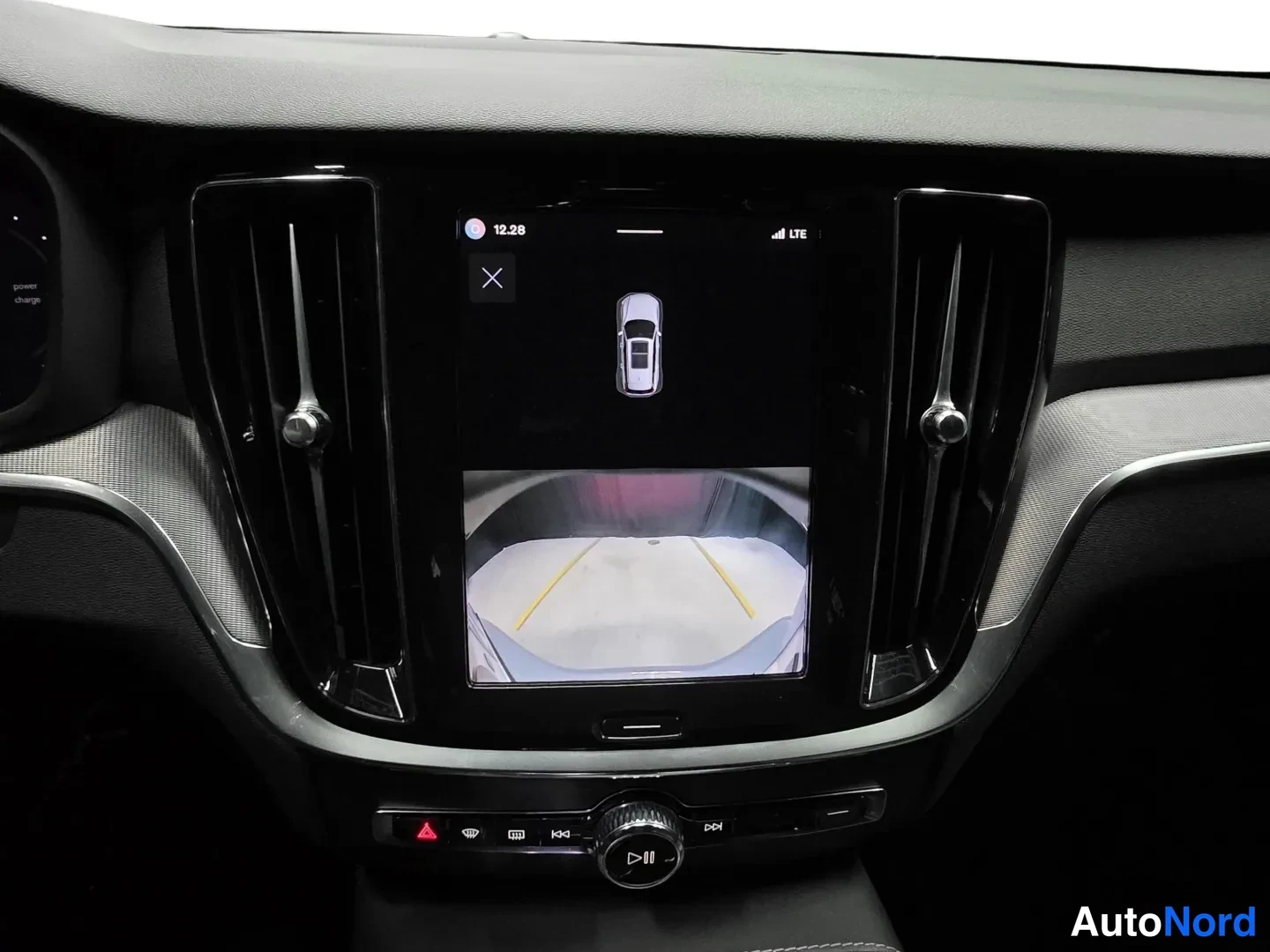 Grey Volvo V60 2024, photo 13