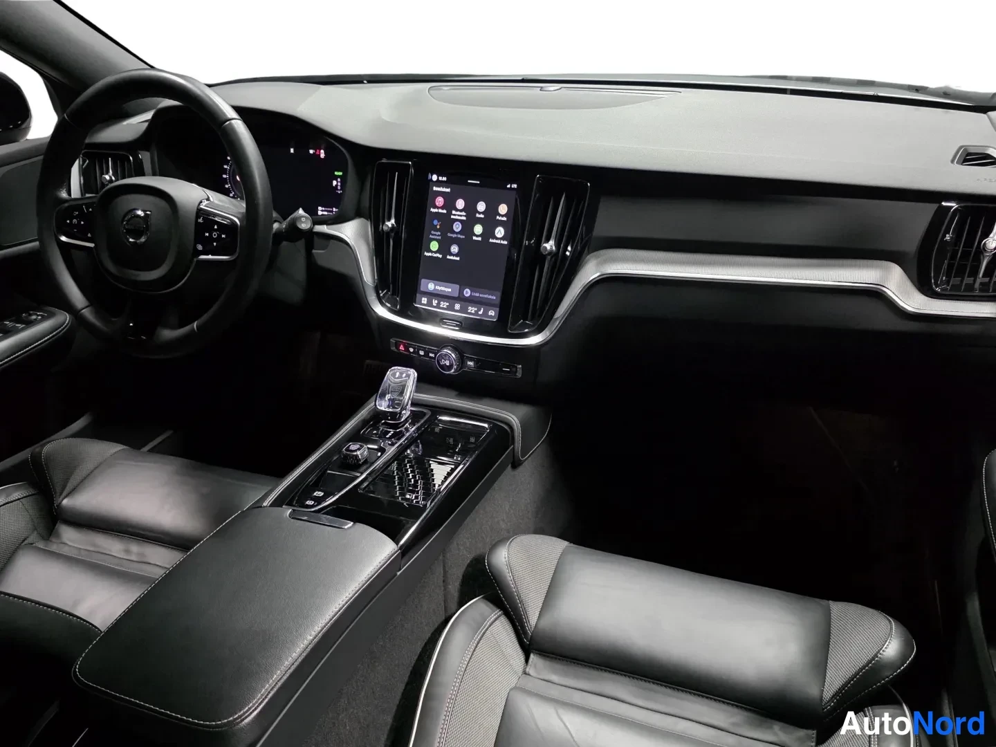 Grey Volvo V60 2024, photo 16
