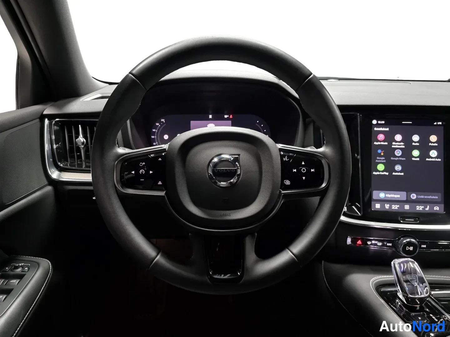 Grey Volvo V60 2024, photo 11
