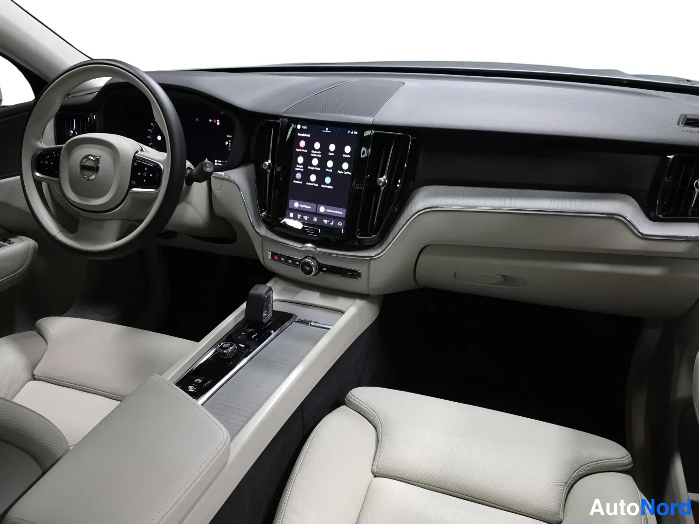 Grey Volvo XC60 2024, photo 17
